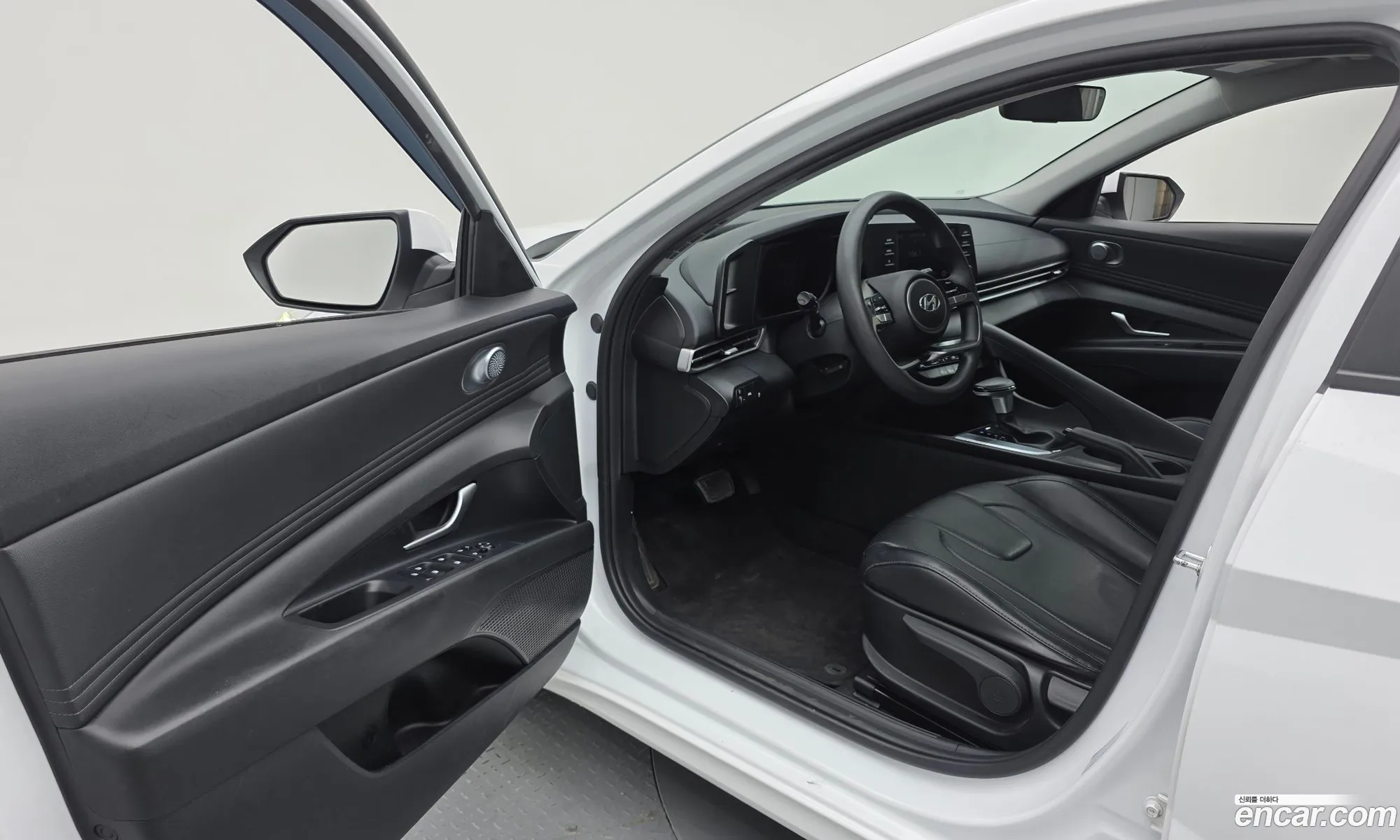 Hyundai Elantra 2022 — 19