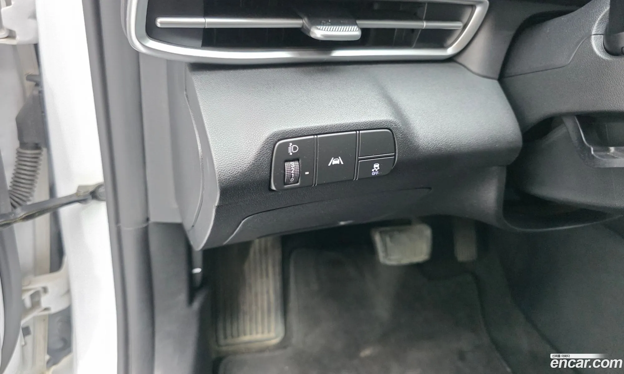 Hyundai Elantra 2022 — 4