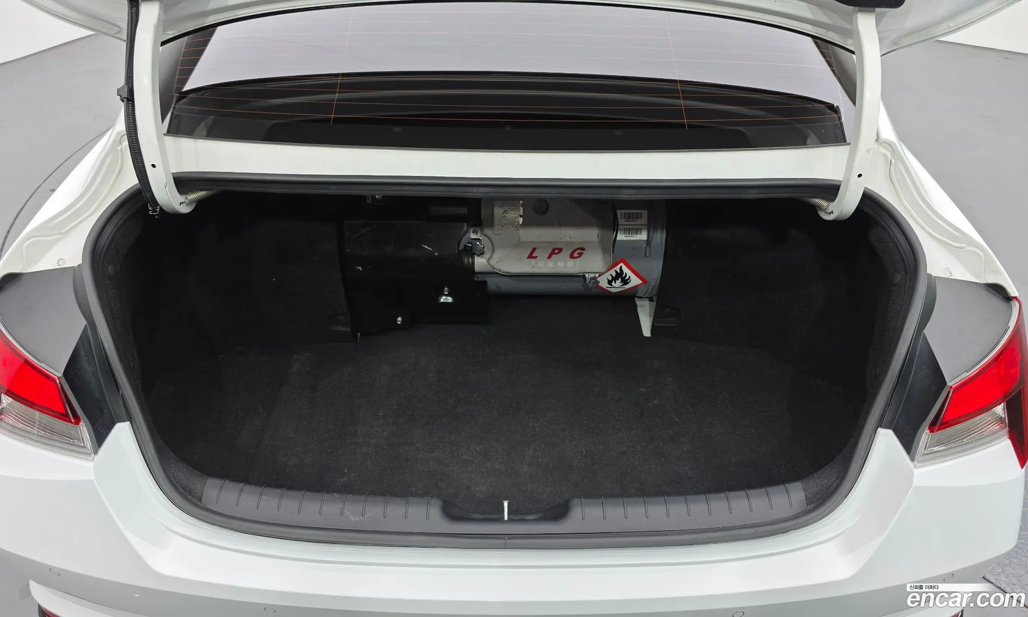 Hyundai Elantra 2022 — 2