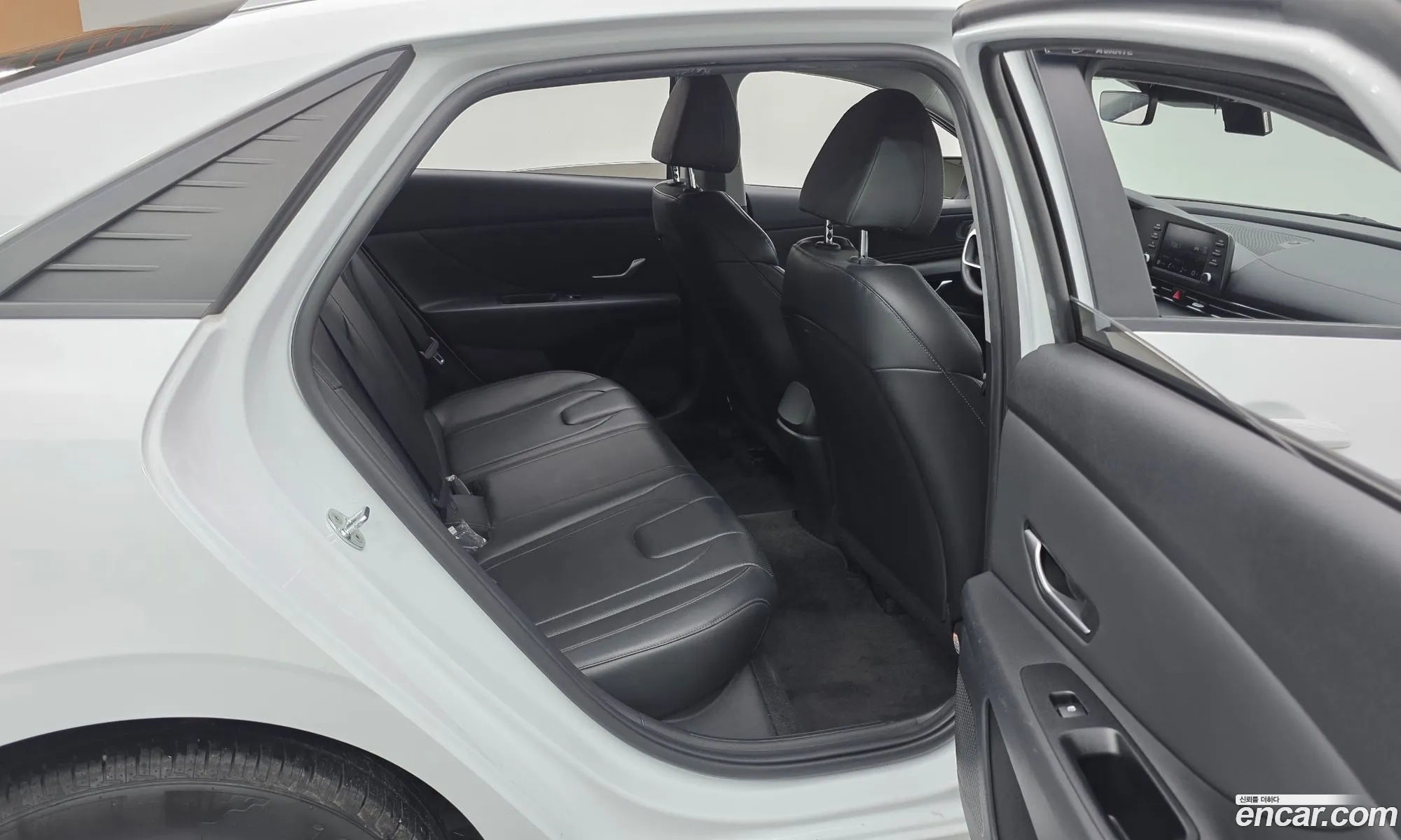 Hyundai Elantra 2022 — 13