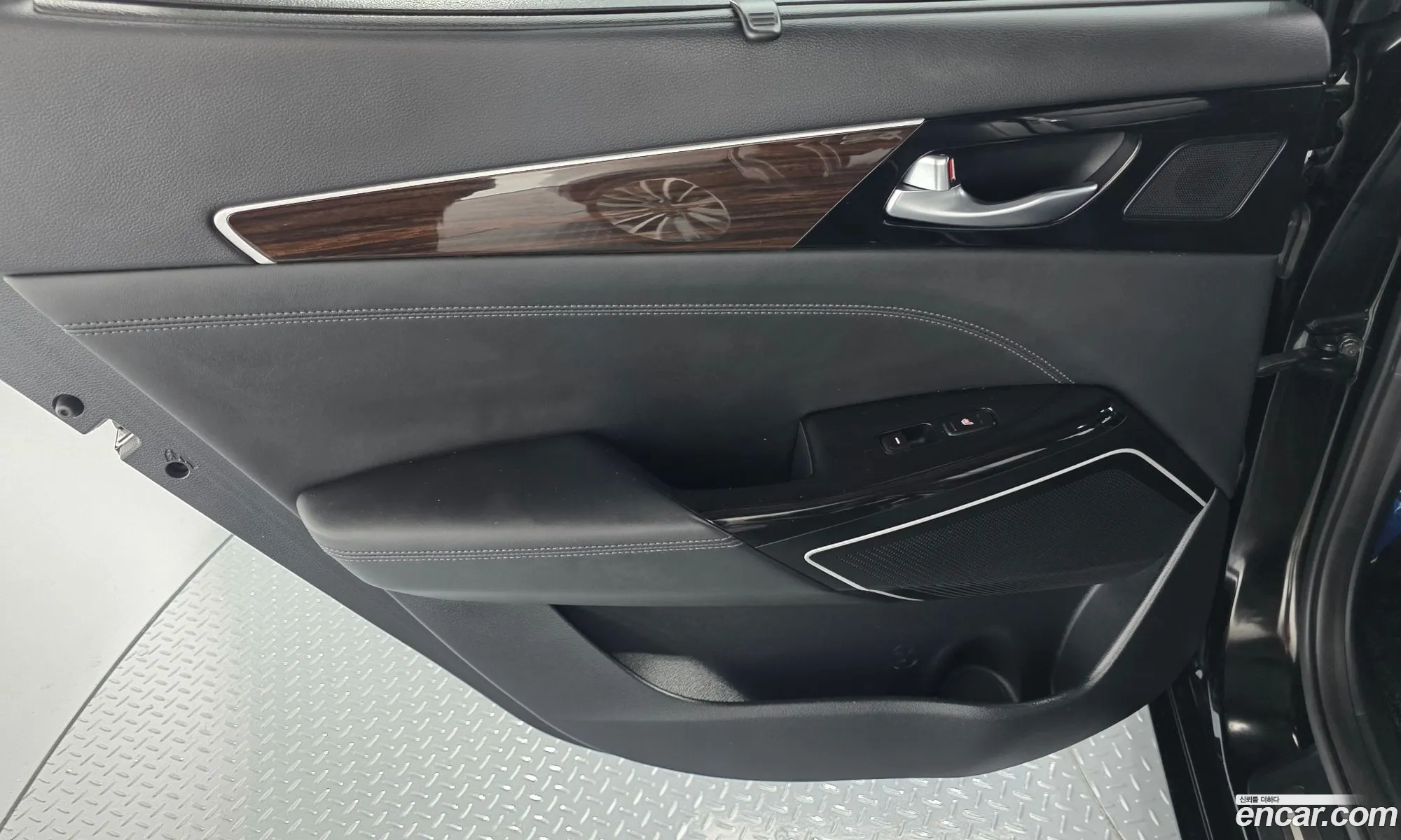 Kia K7 2019 — 12
