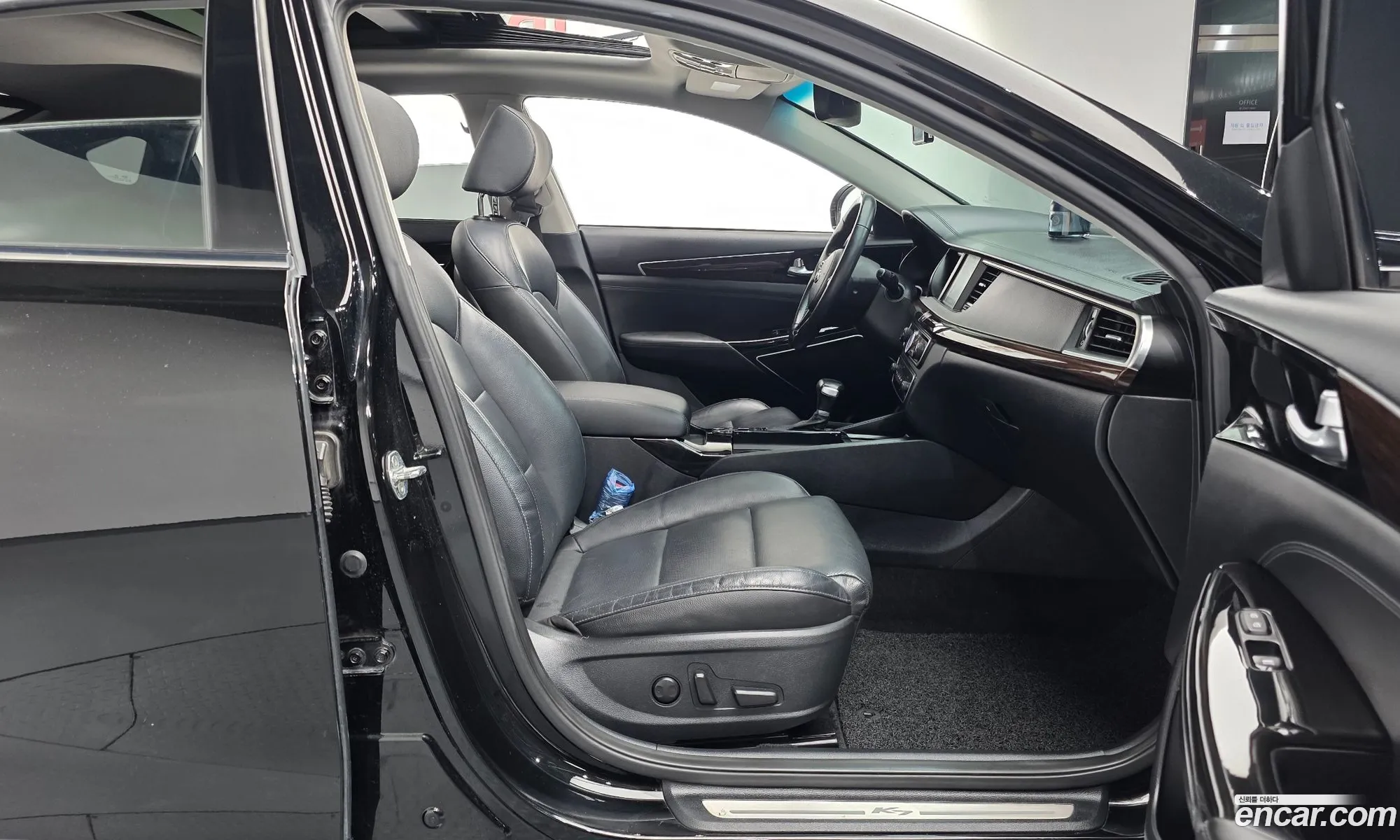 Kia K7 2019 — 22
