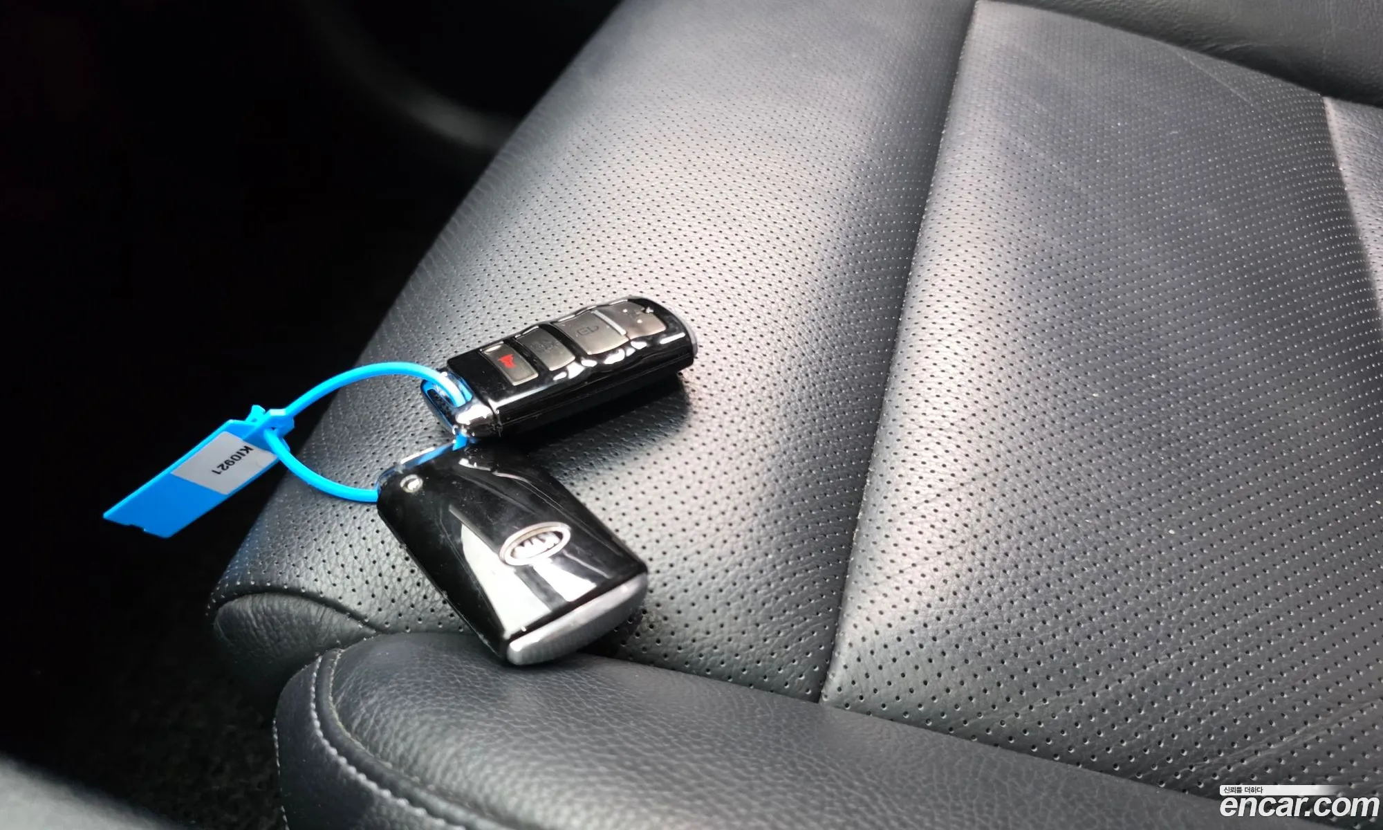 Kia K7 2019 — 36