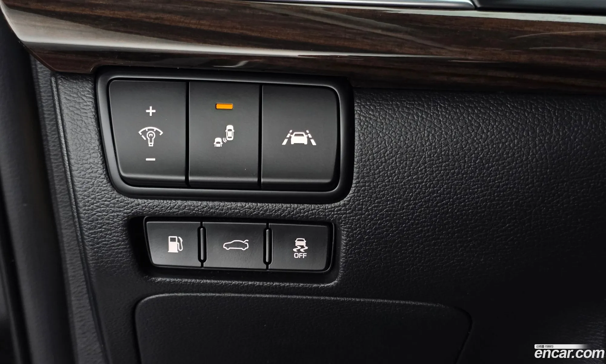 Kia K7 2019 — 23