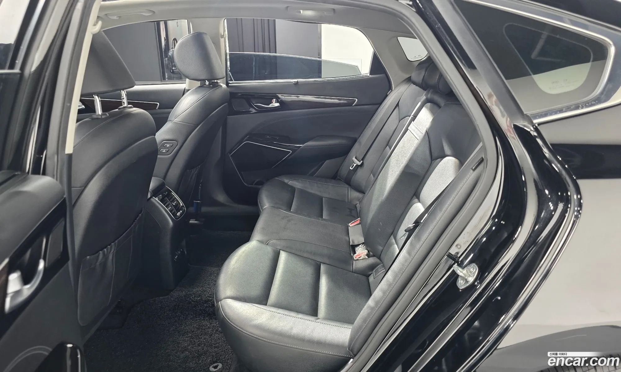 Kia K7 2019 — 35