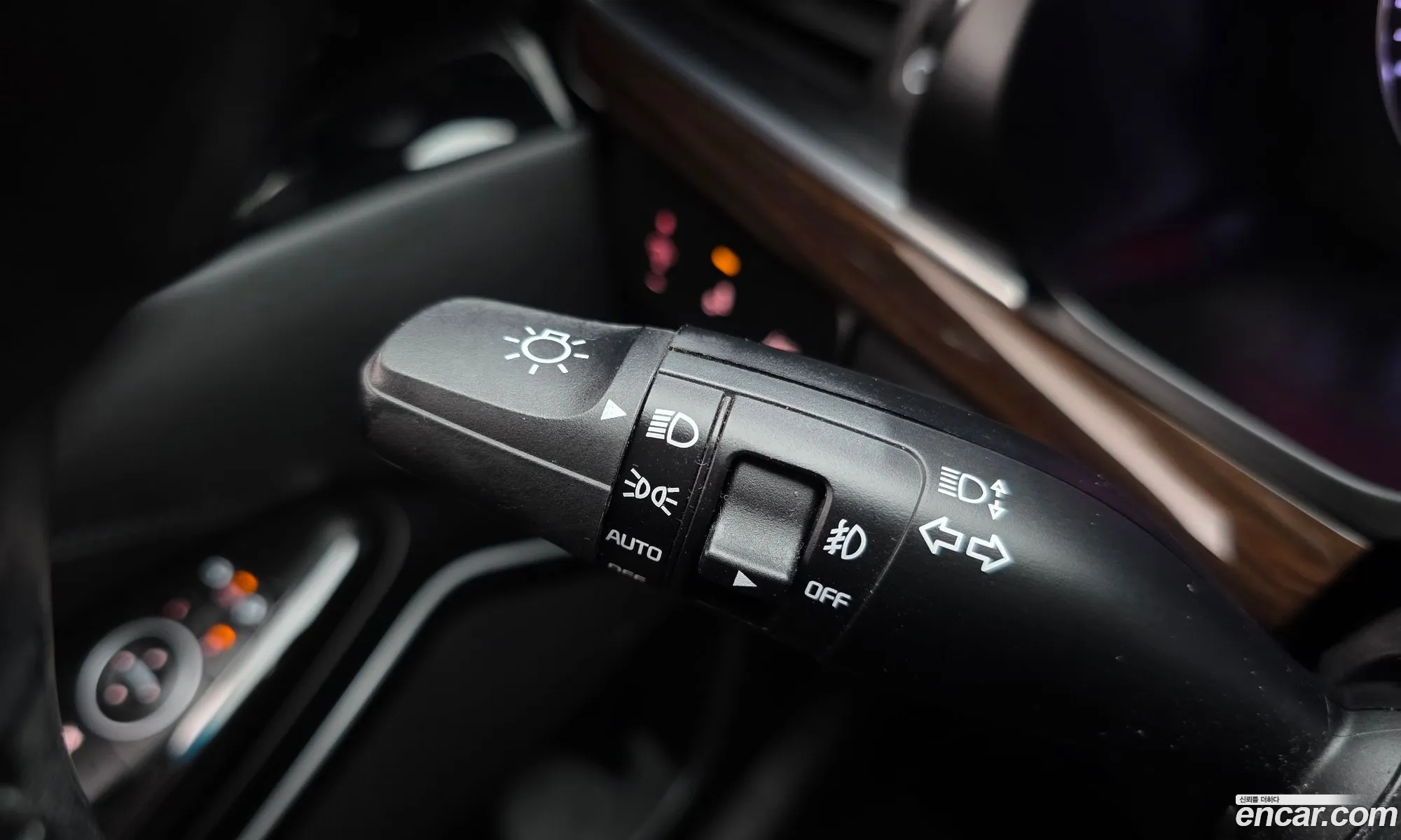 Kia K7 2019 — 28