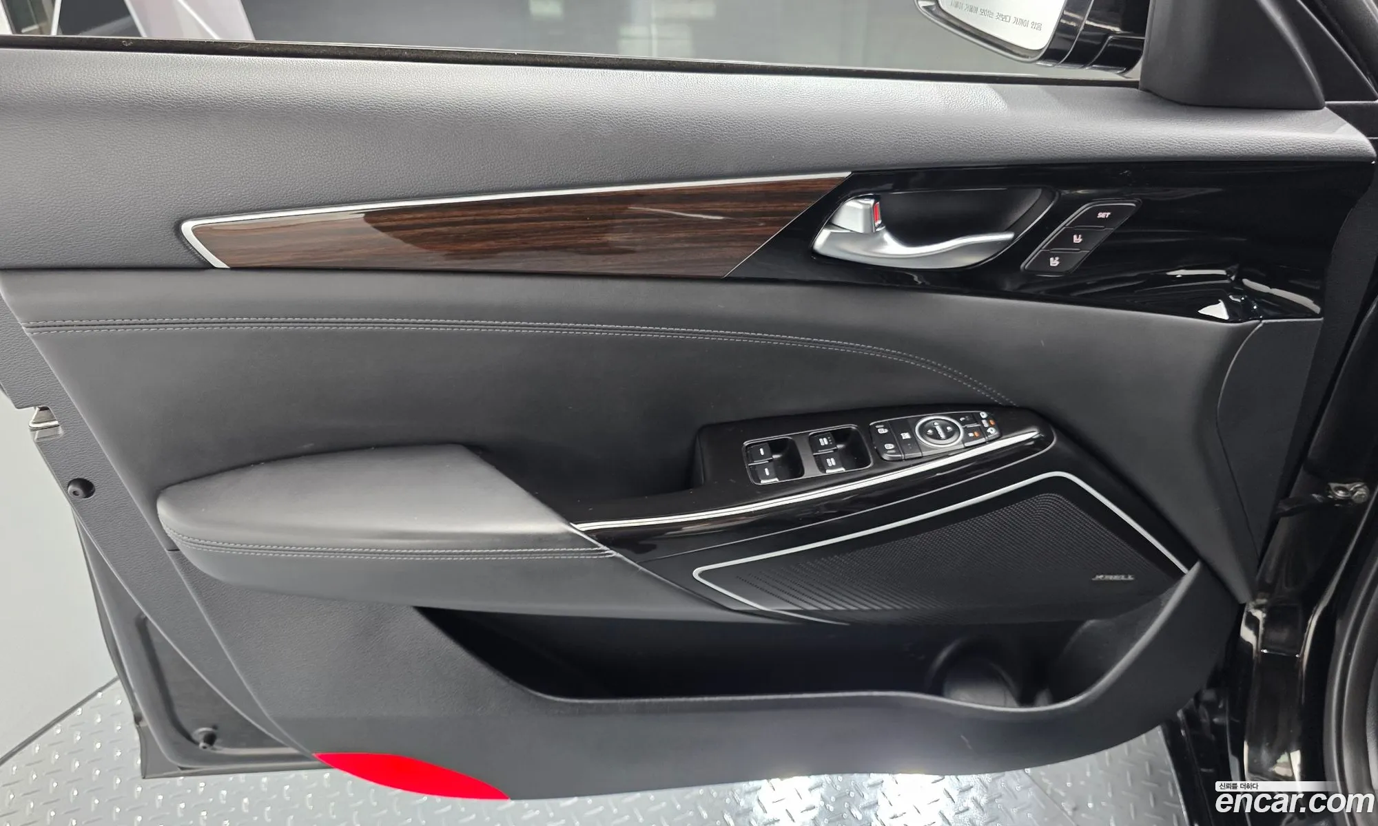 Kia K7 2019 — 27