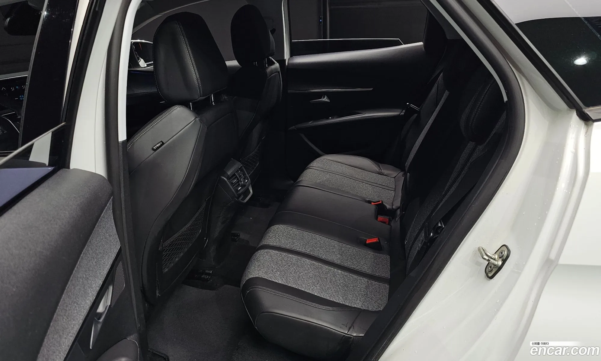 Peugeot 3008 2017 — 12