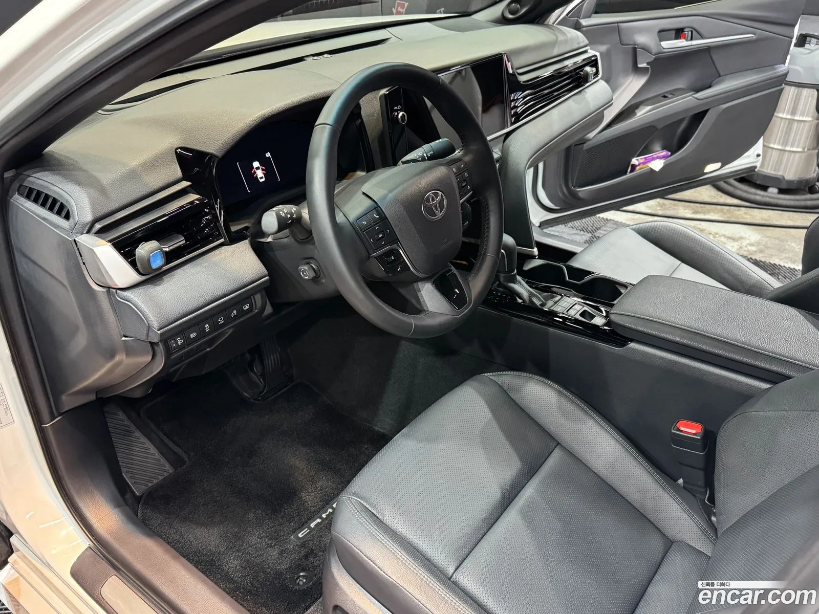 Toyota Camry 2025 — 13