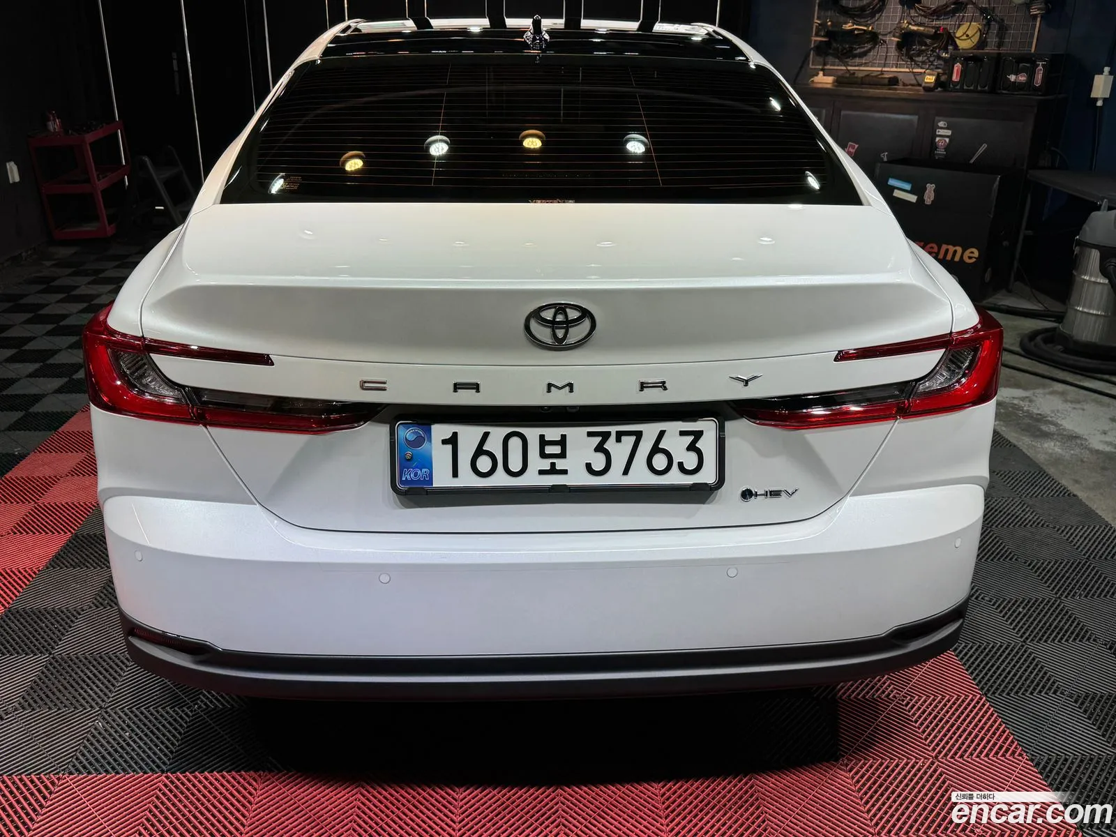 Toyota Camry 2025 — 7