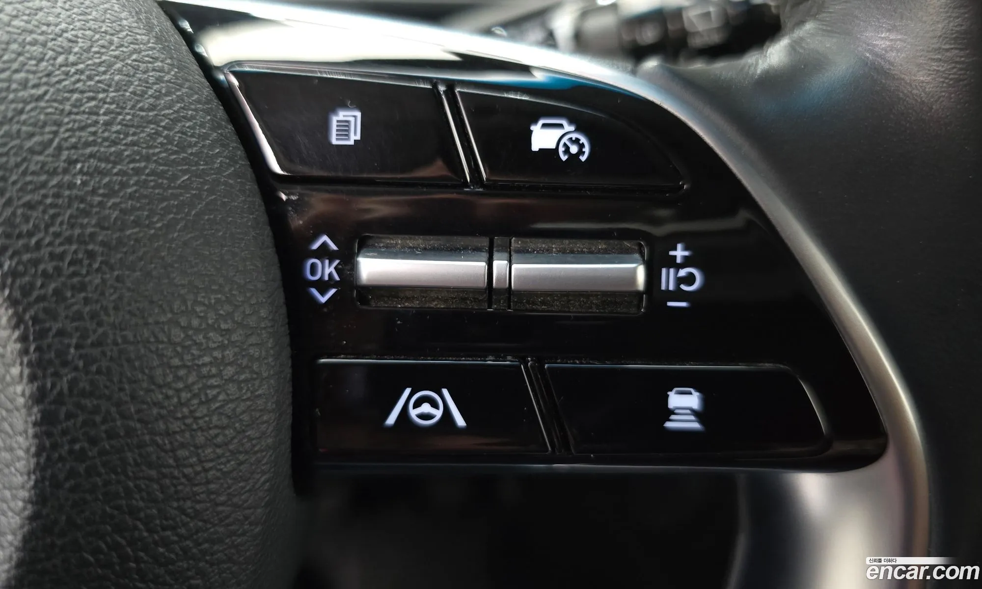 Hyundai Staria 2022 — 32