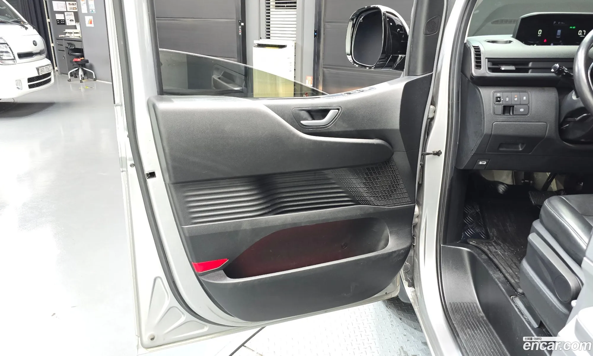 Hyundai Staria 2022 — 11