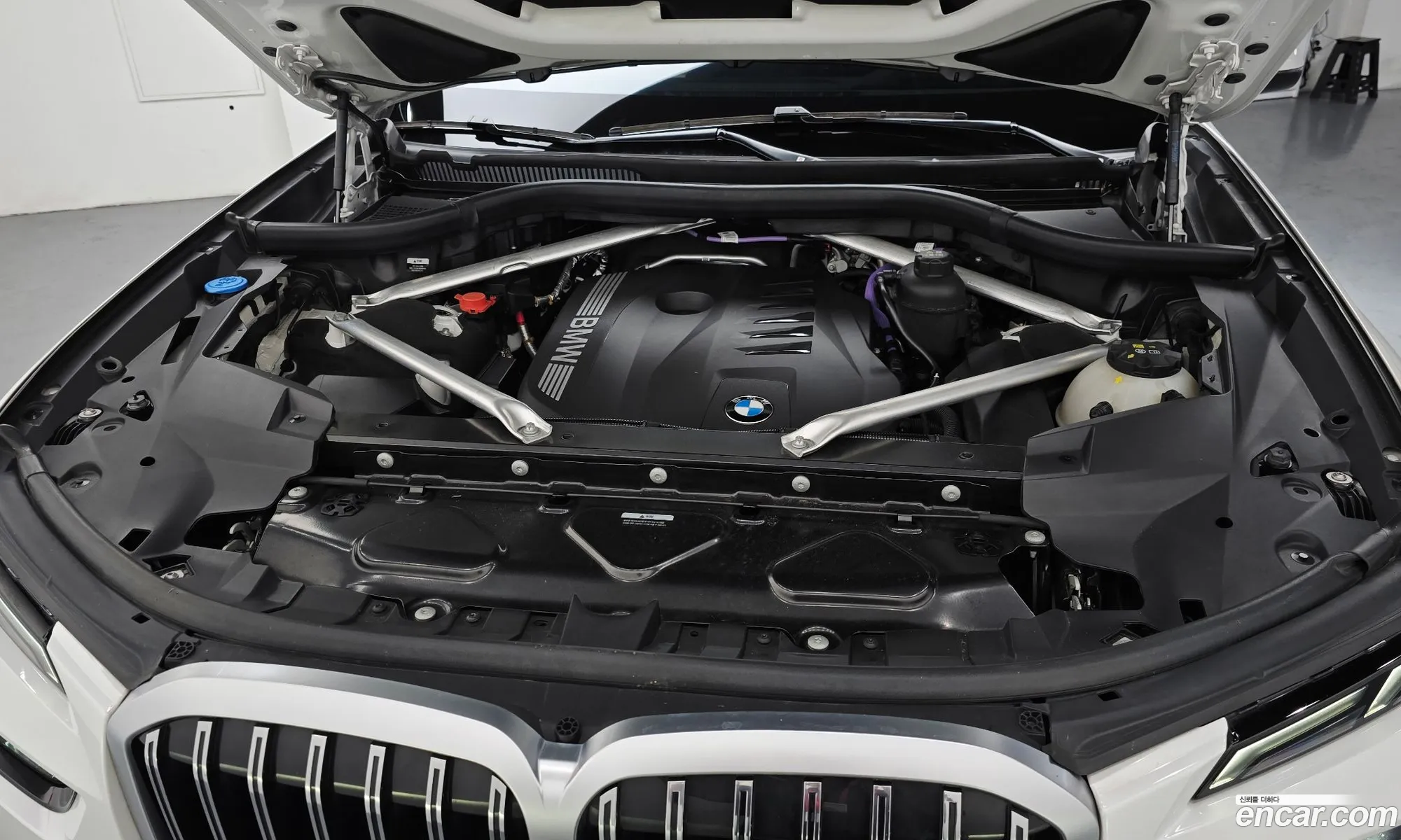 BMW X7 2023 WBA21EM06R9T39445 — 4