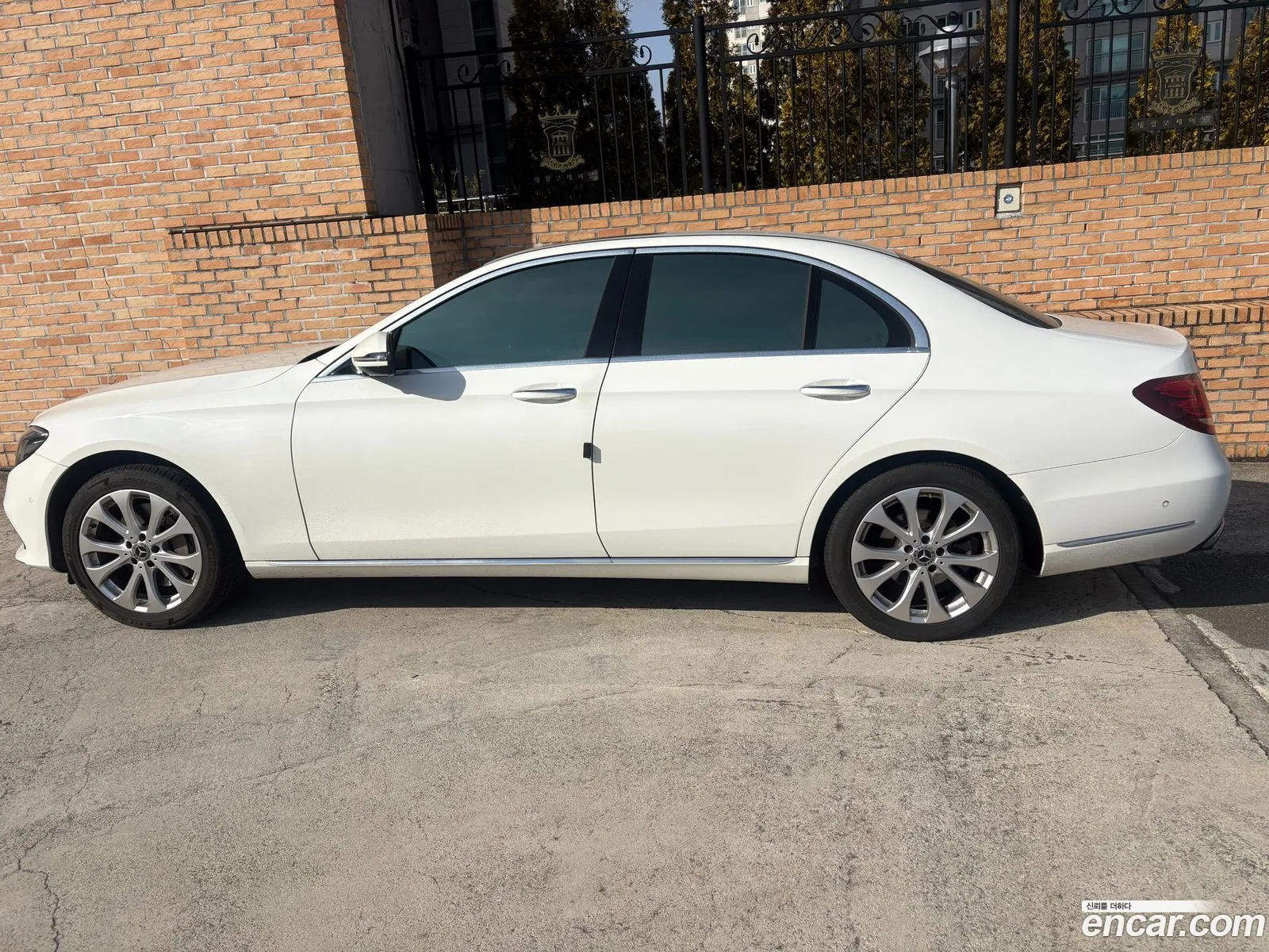 Mercedes-Benz E-Class W213 2018 — 13