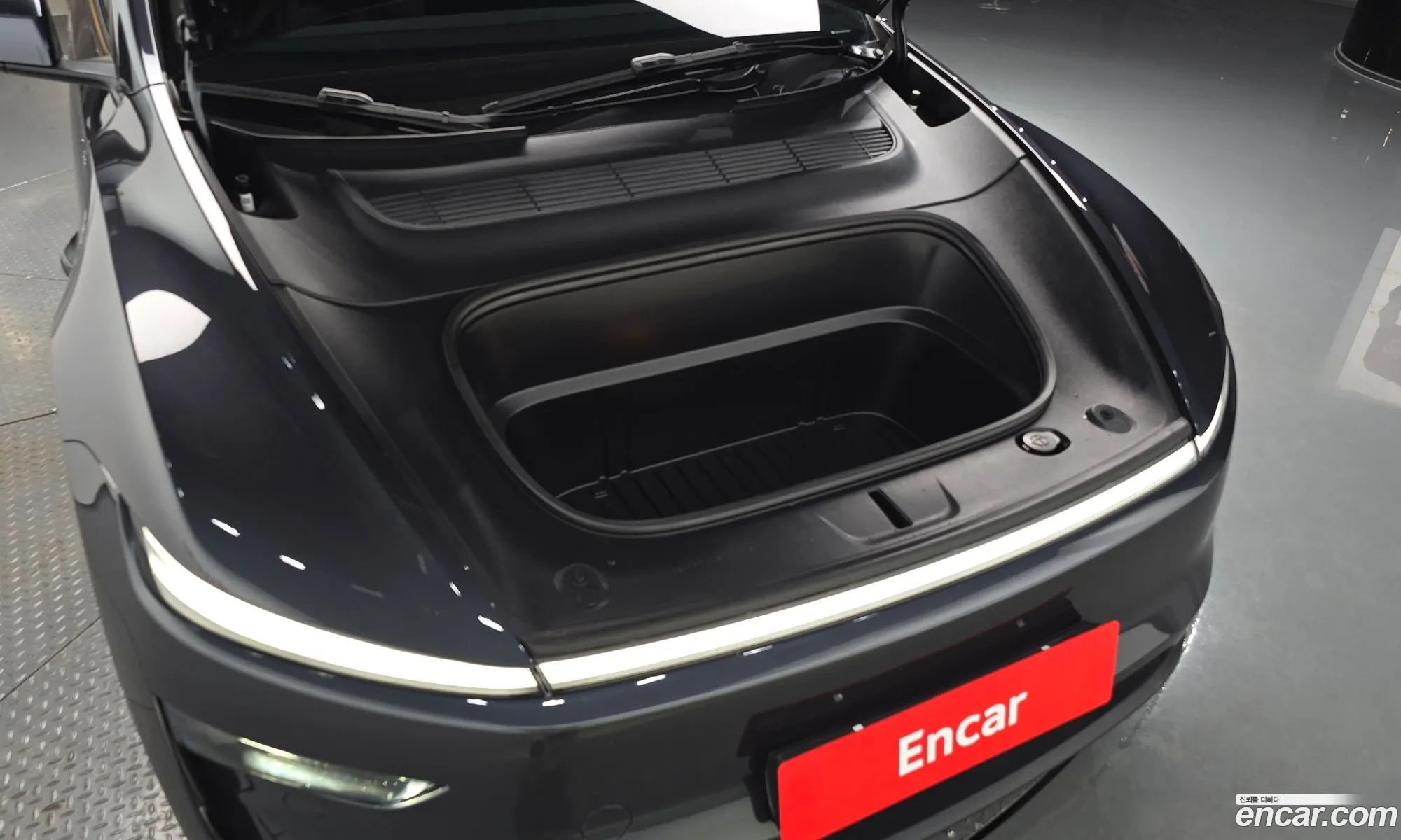 Tesla Model Y 2025 LRWYGCEK5SC299896 — 27