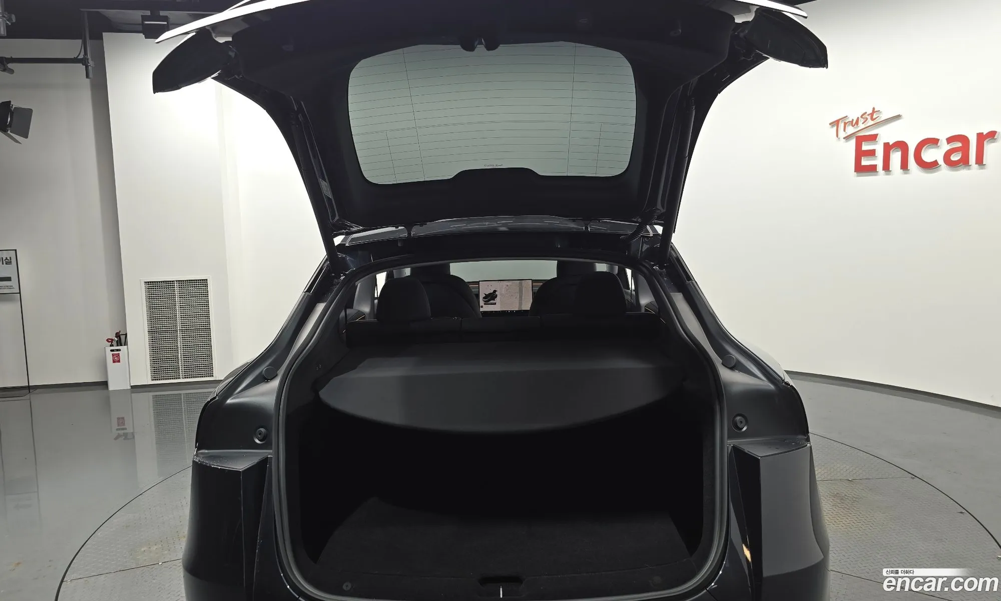 Tesla Model Y 2025 LRWYGCEK5SC299896 — 14