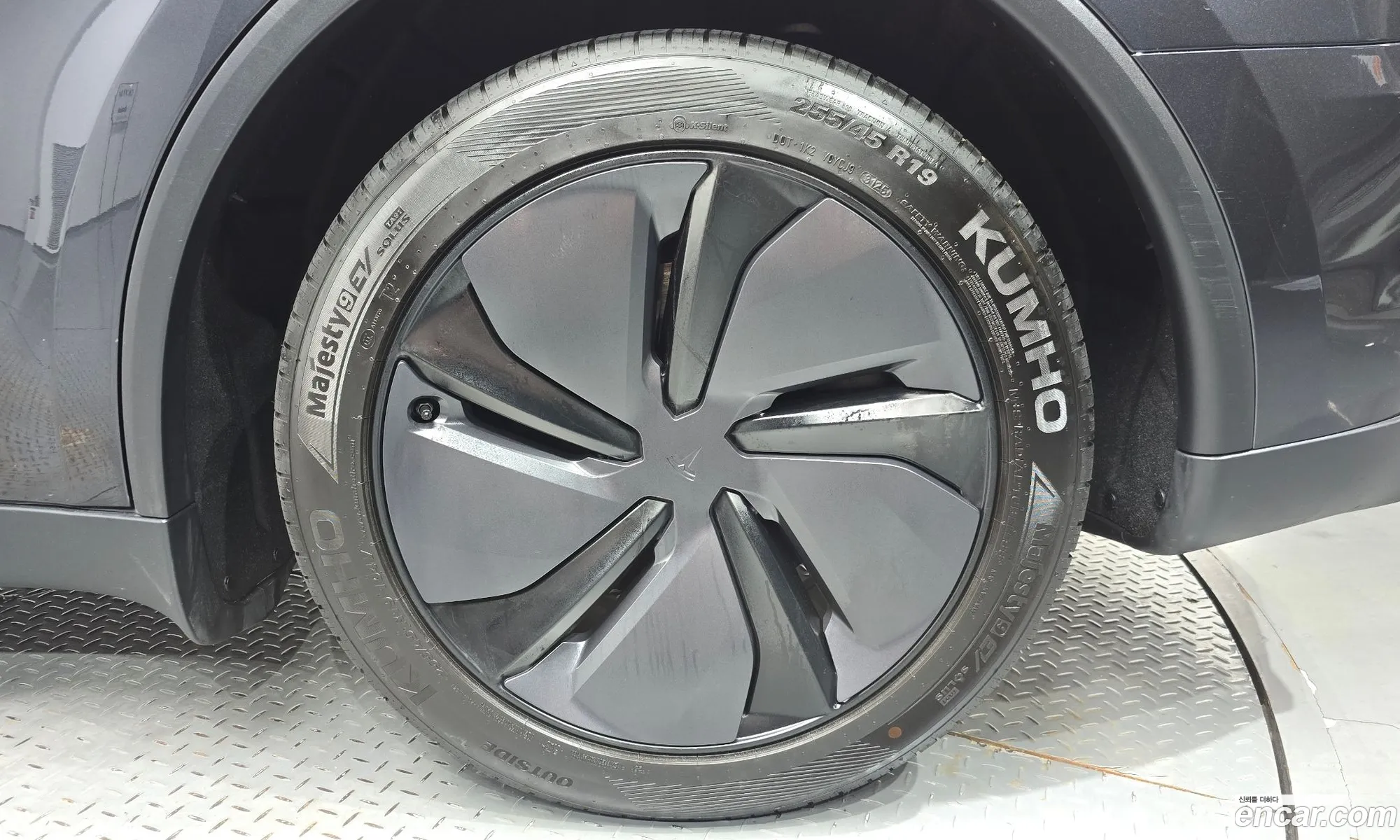 Tesla Model Y 2025 LRWYGCEK5SC299896 — 23