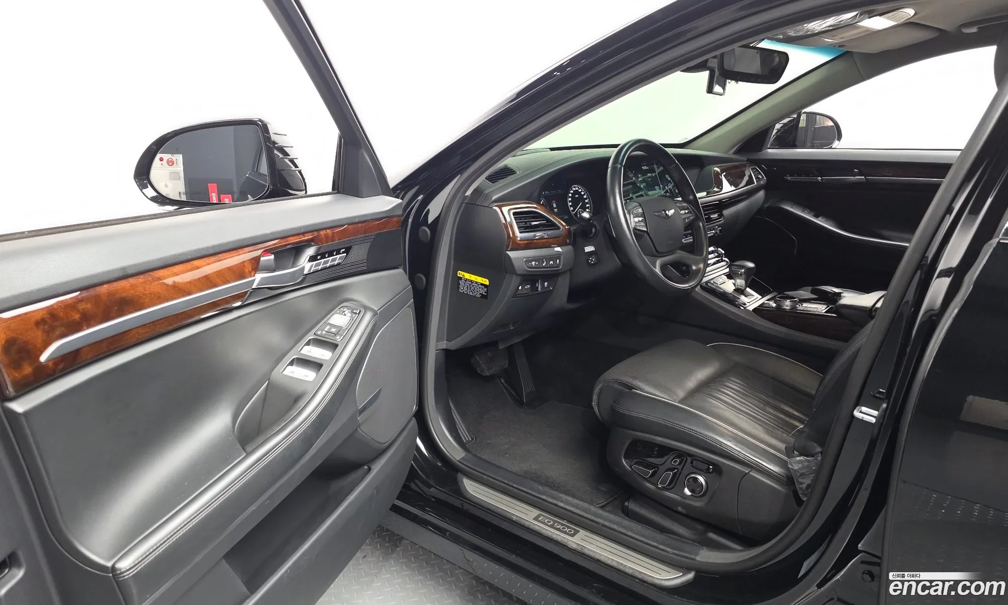 Genesis EQ900 2016 — 18
