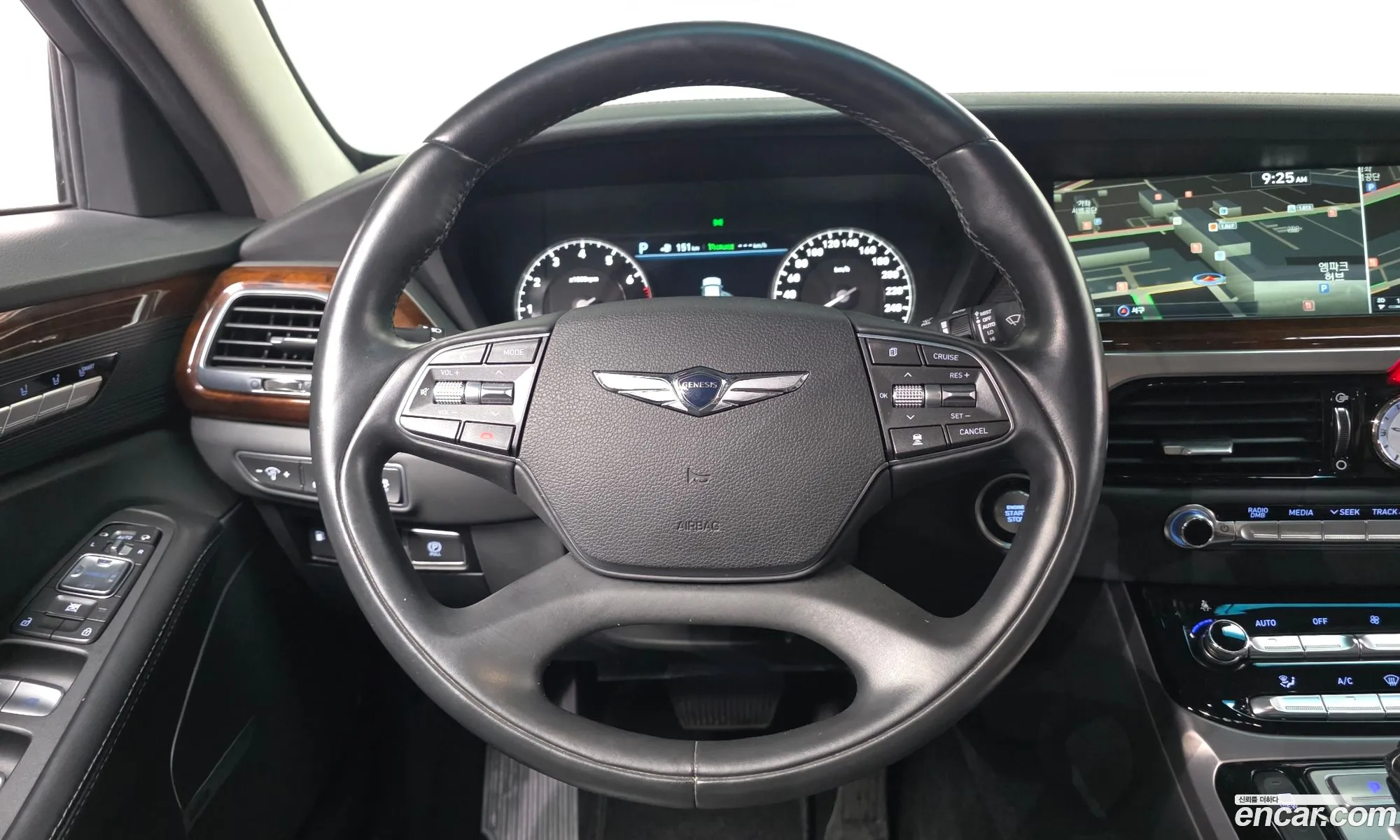 Genesis EQ900 2016 — 39