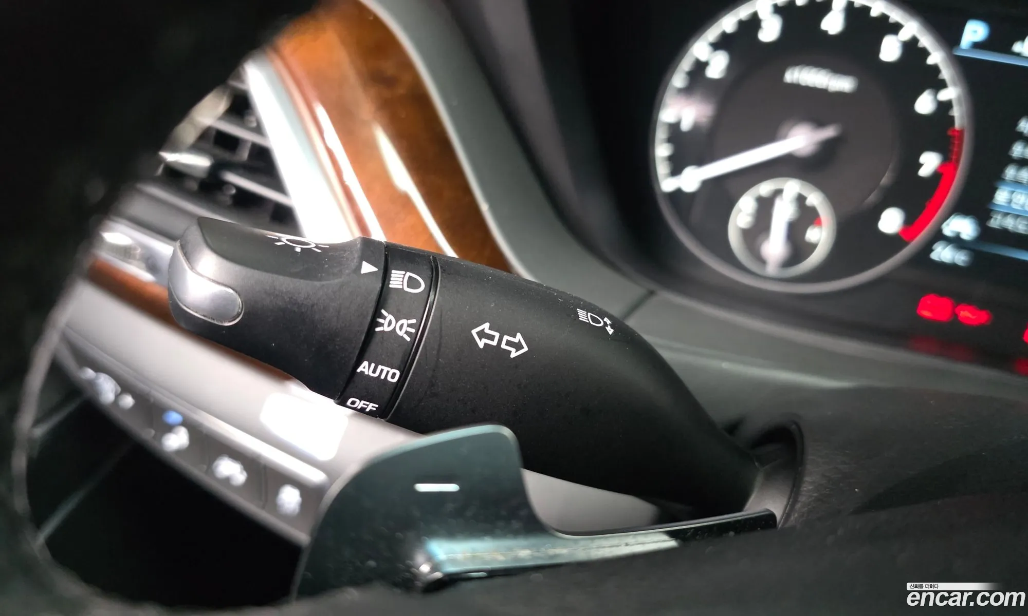 Genesis EQ900 2016 — 11