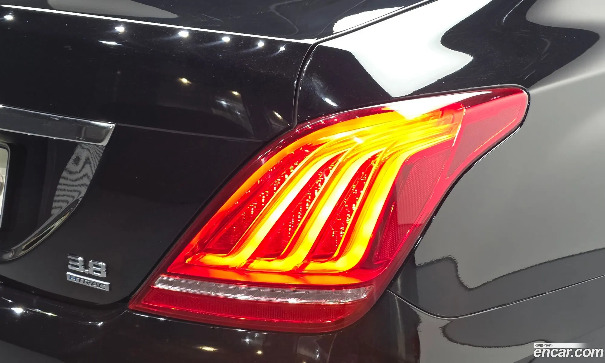 Genesis EQ900 2016 — 36