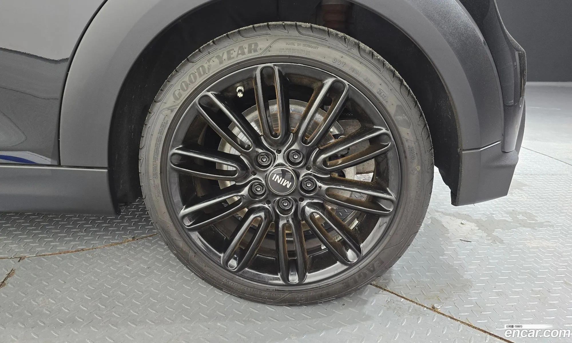 Mini Cooper 2024 WMW41DH05R2V27864 — 27