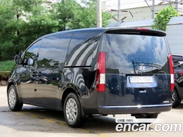 Hyundai Staria 2024 — 2
