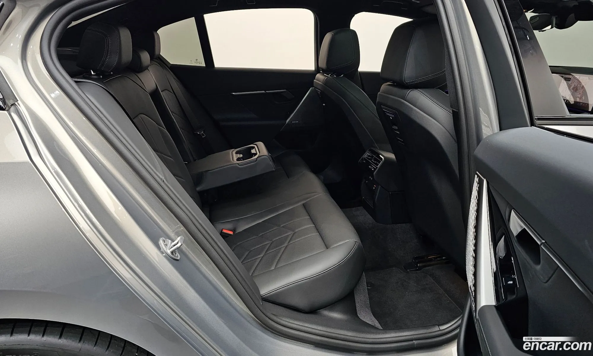 BMW 5 Series 2025 — 16