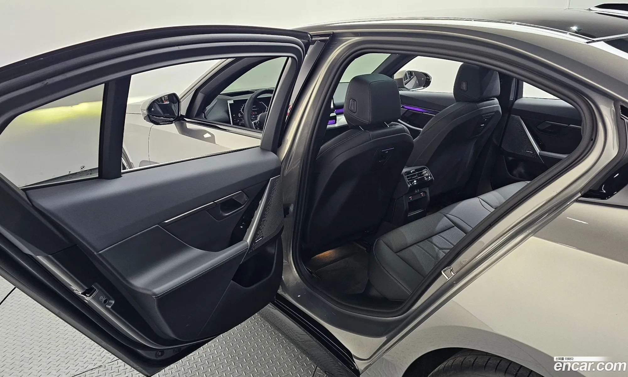 BMW 5 Series 2025 — 29