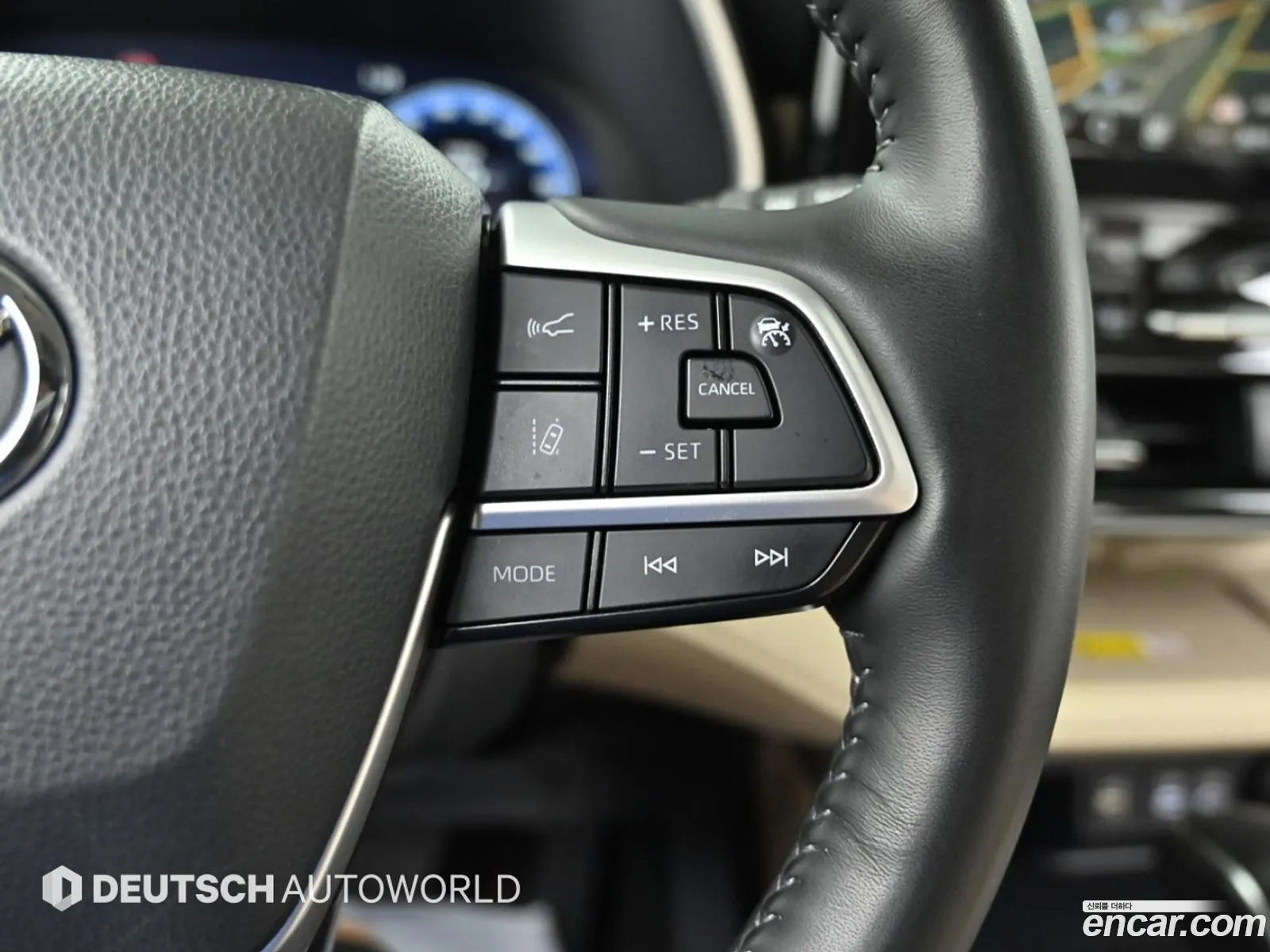 Toyota Highlander 2023 — 3