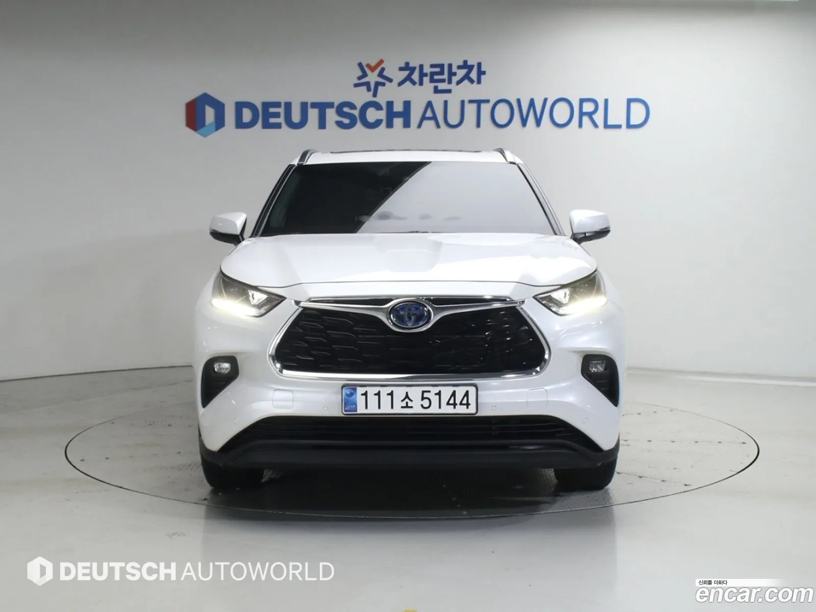Toyota Highlander 2023 — 17