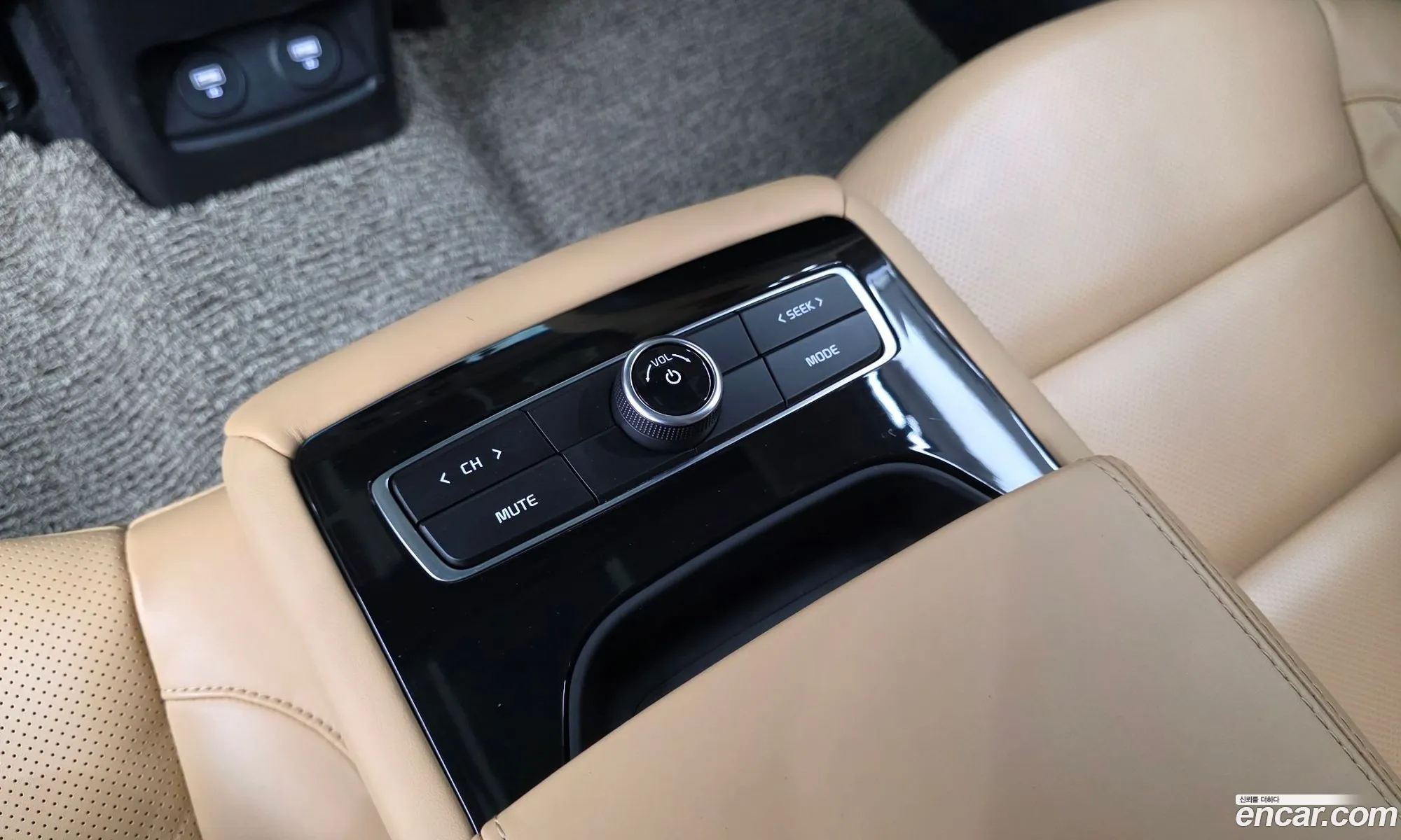 Kia K7 Premier 2019 — 38