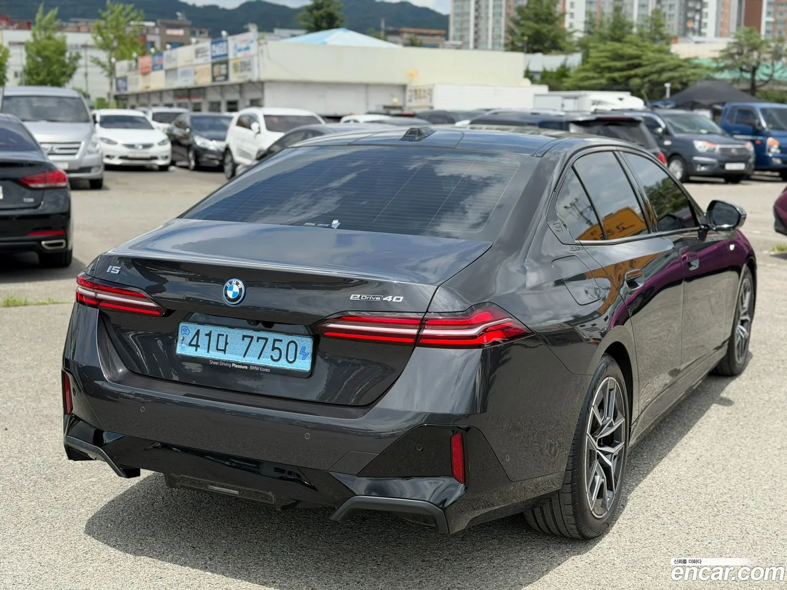 BMW i5