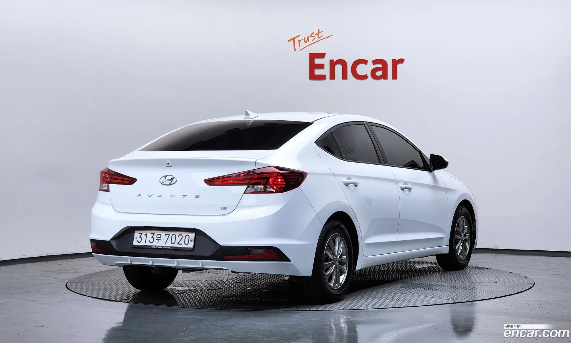 Hyundai Elantra AD 2020 — 17