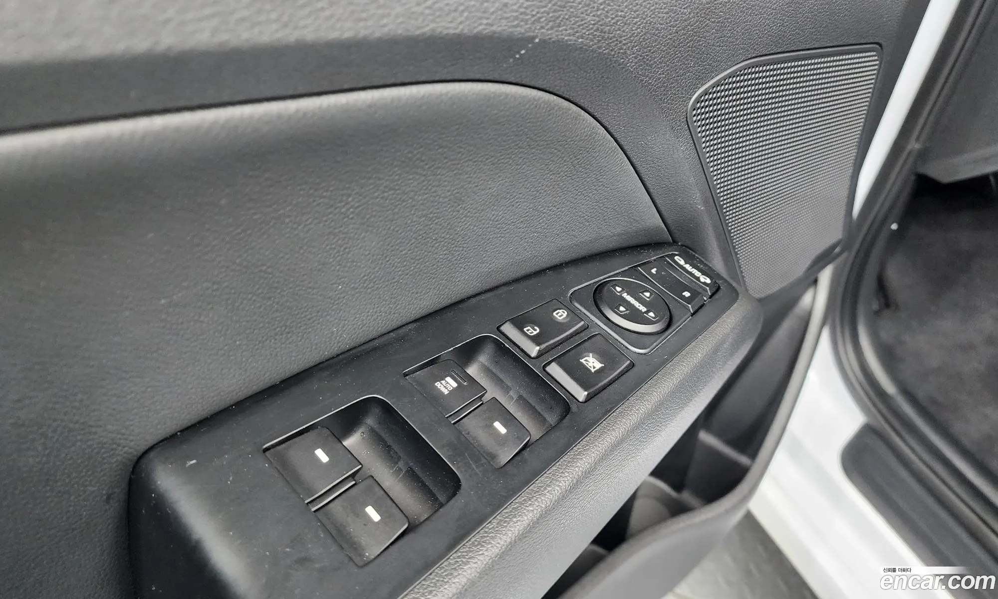 Hyundai Elantra AD 2020 — 32