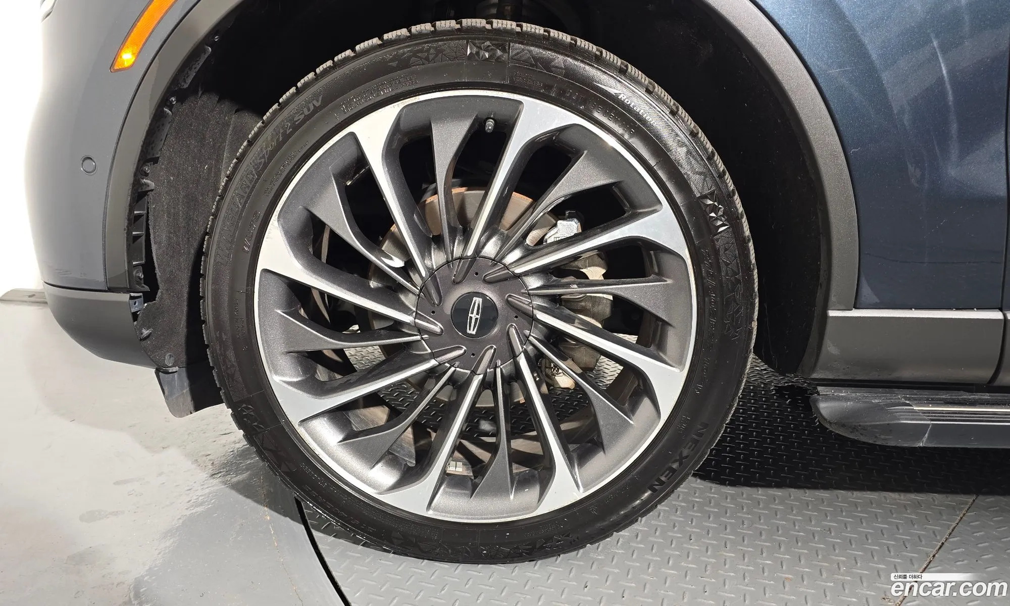 Lincoln Aviator 2023 5LM5J7XC7PGL18199 — 12