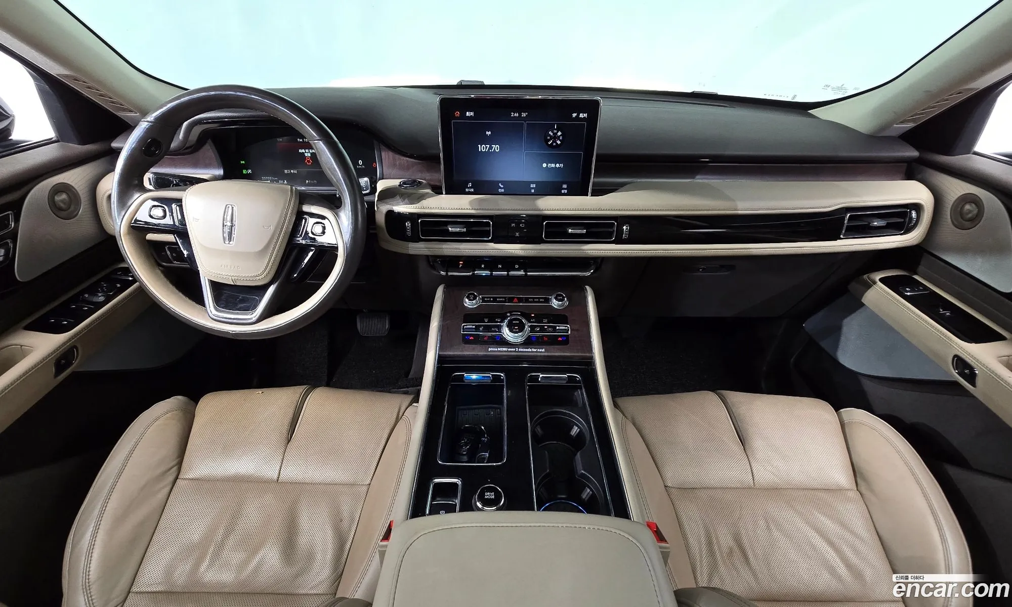 Lincoln Aviator 2023 5LM5J7XC7PGL18199 — 3