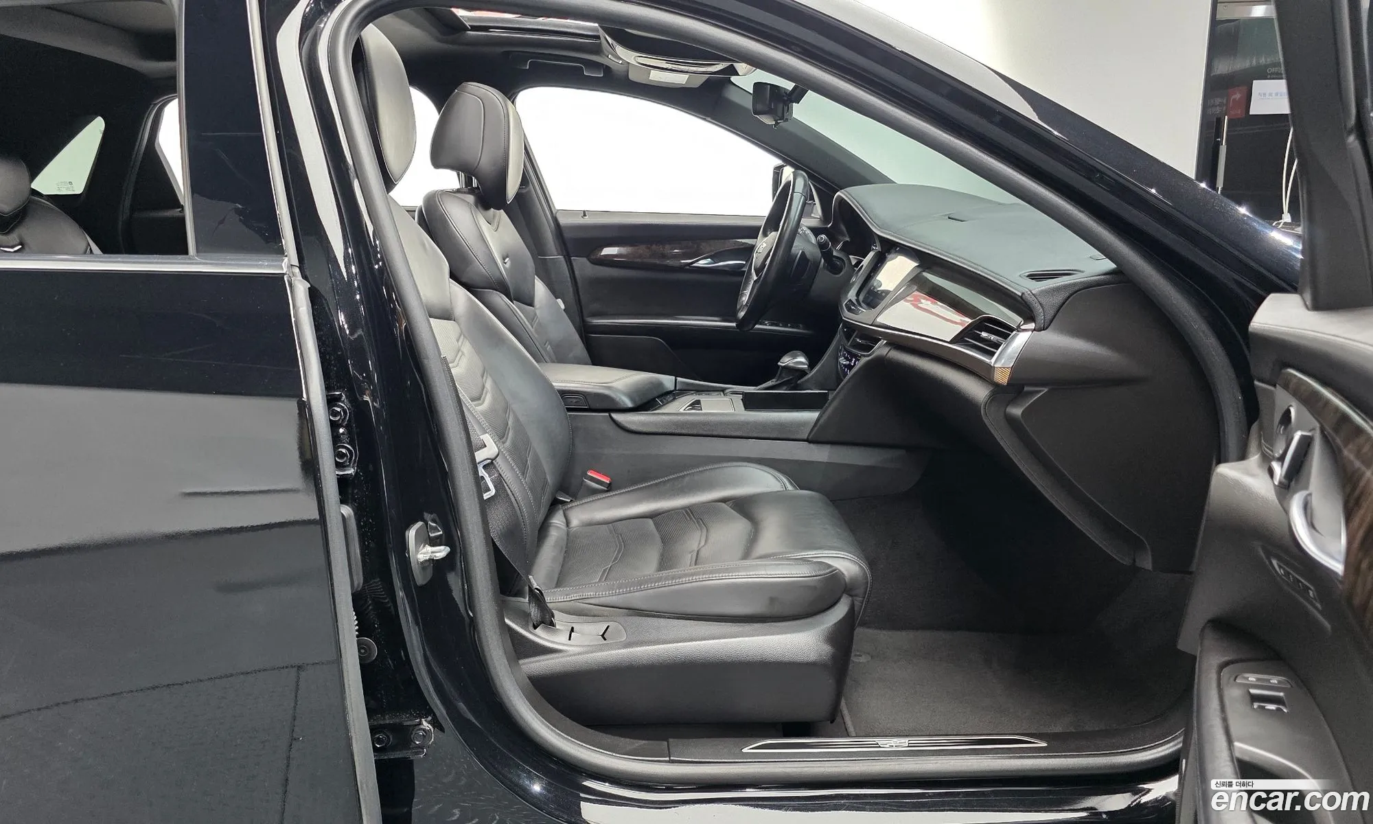 Cadillac CT6 2018 — 30
