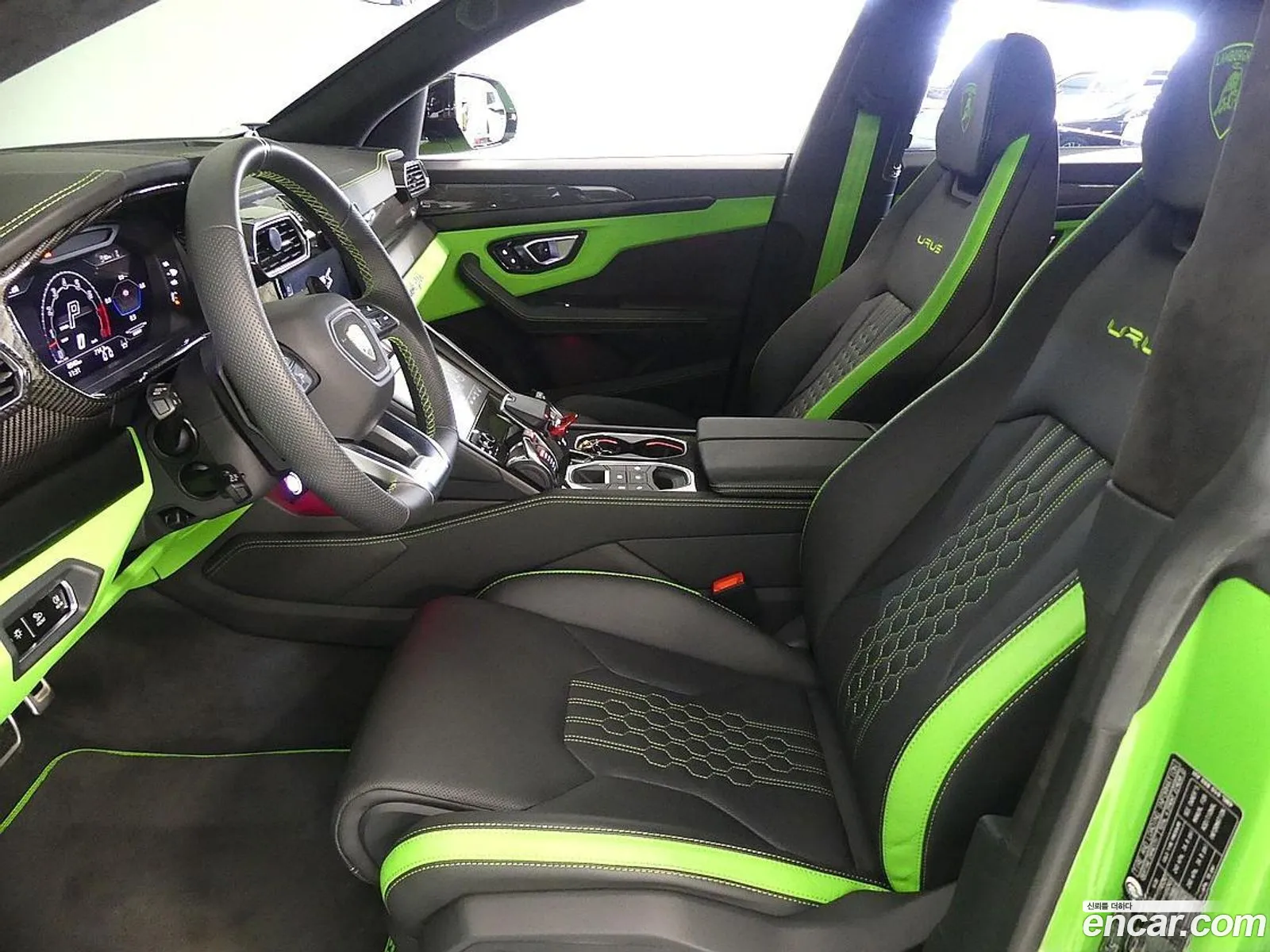 Lamborghini Urus 2024 — 12