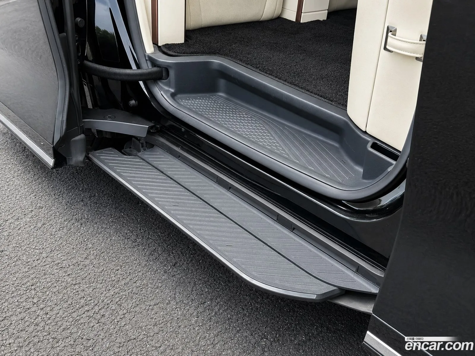 Lexus LM 2024 — 12