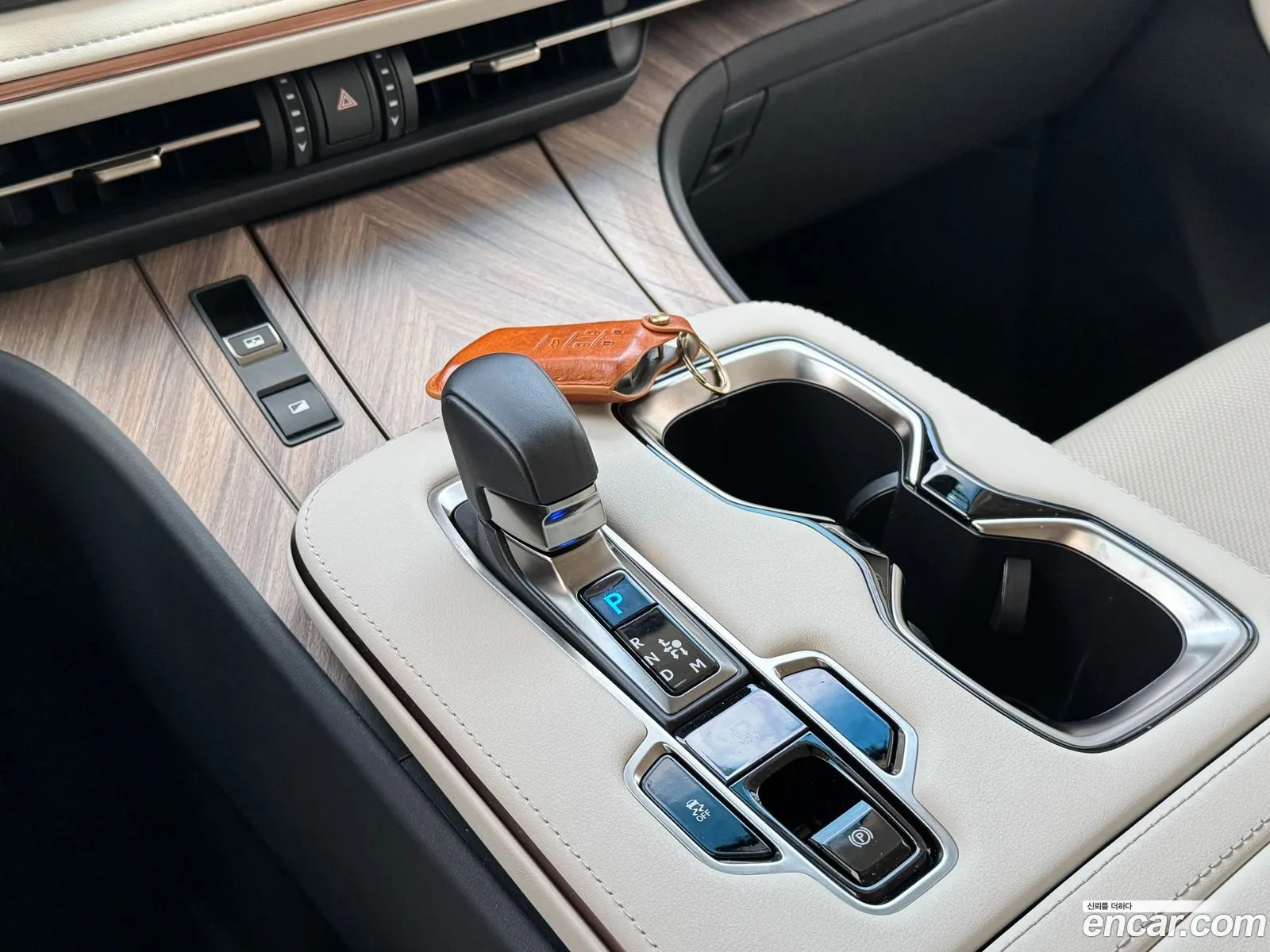 Lexus LM 2024 — 18