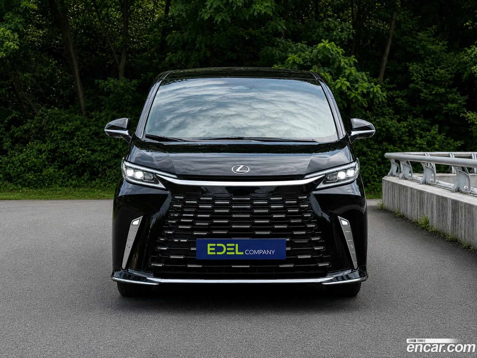 Lexus LM 2024 — 19