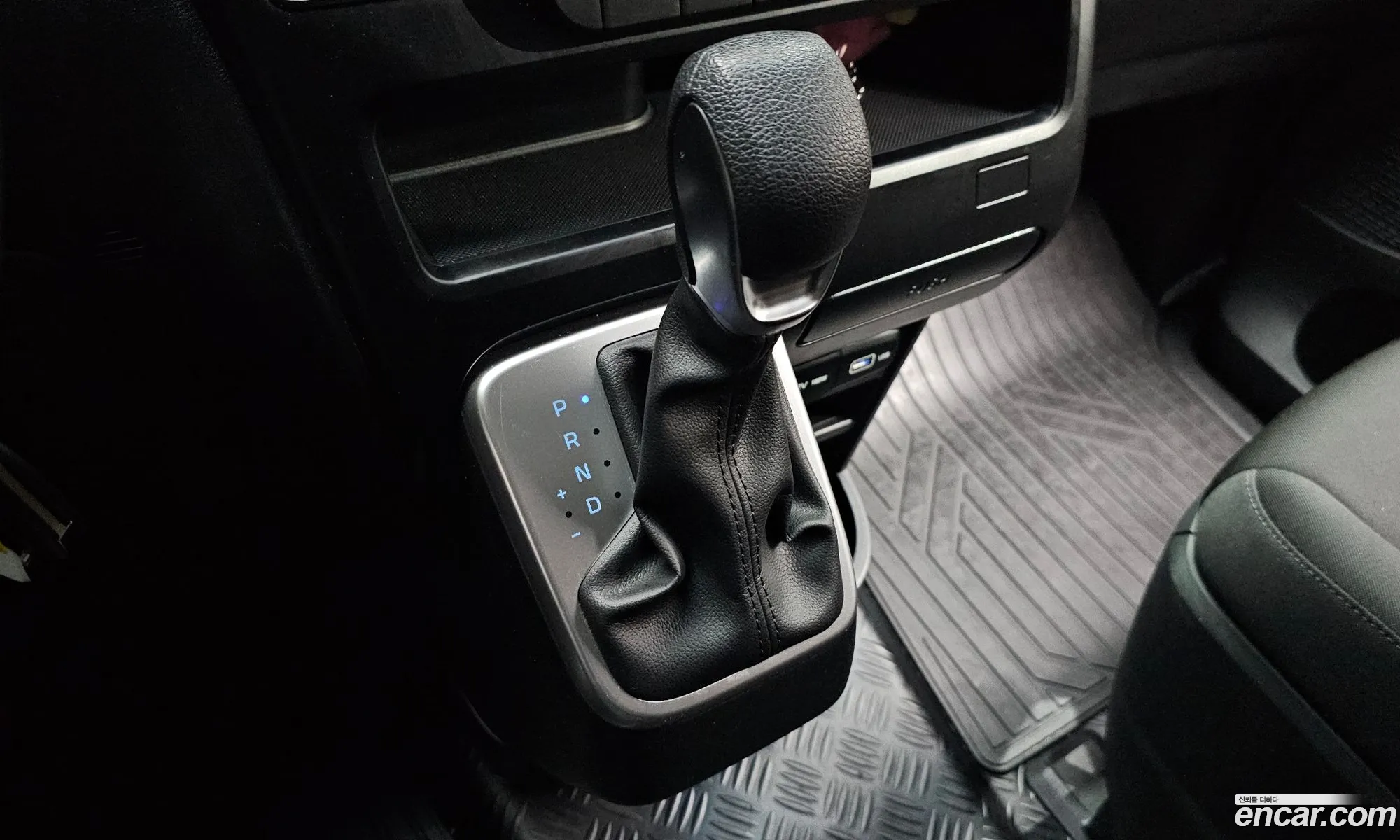 Hyundai Staria 2022 — 12