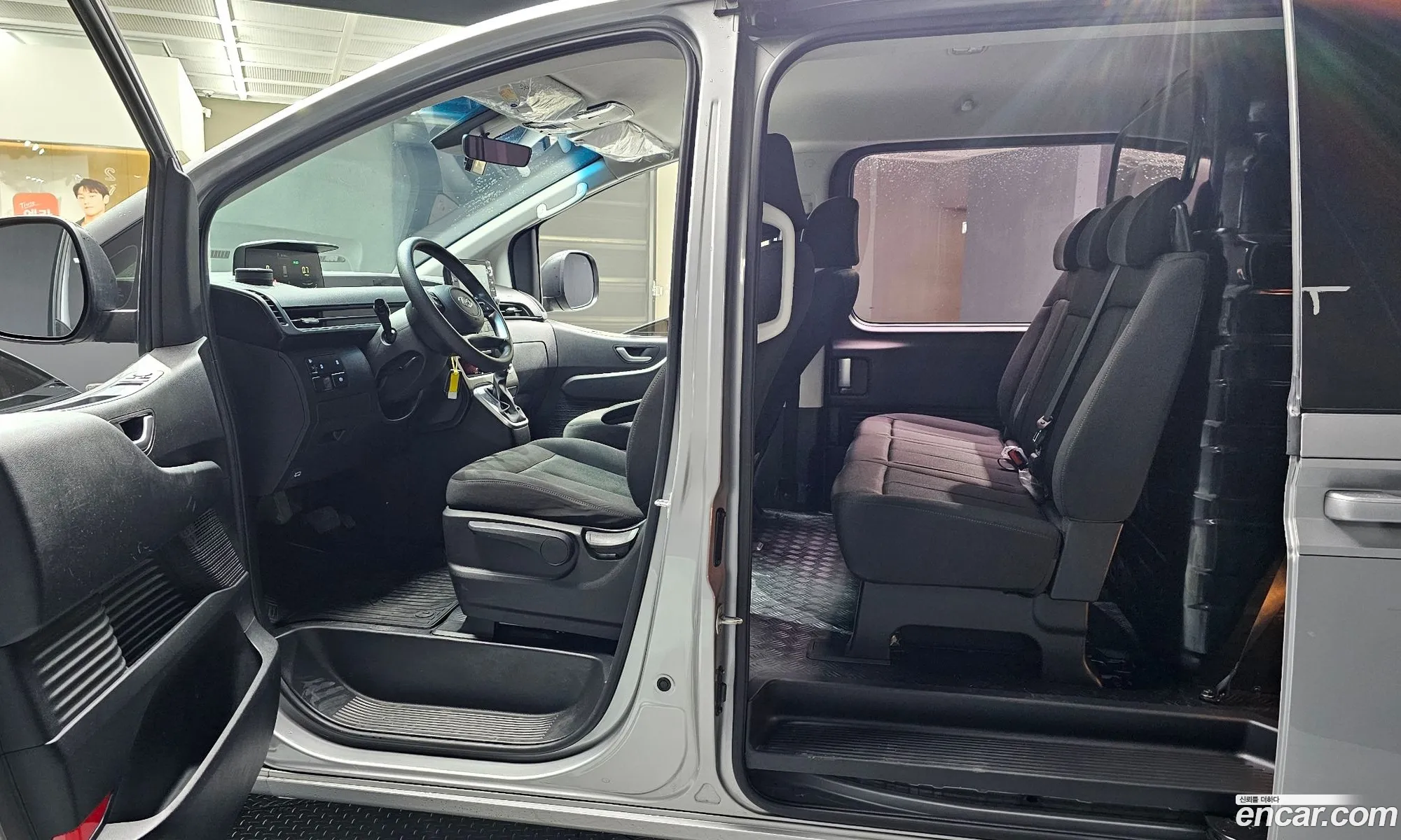 Hyundai Staria 2022 — 27