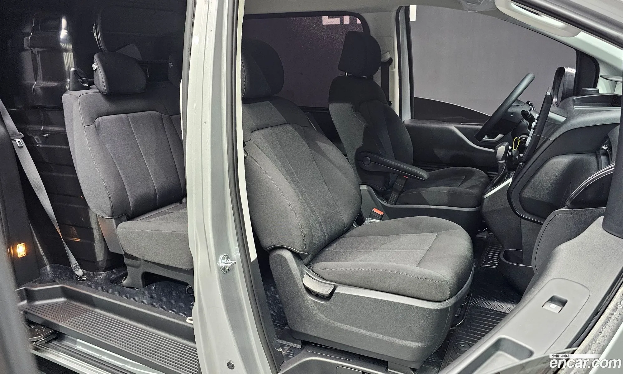 Hyundai Staria 2022 — 19