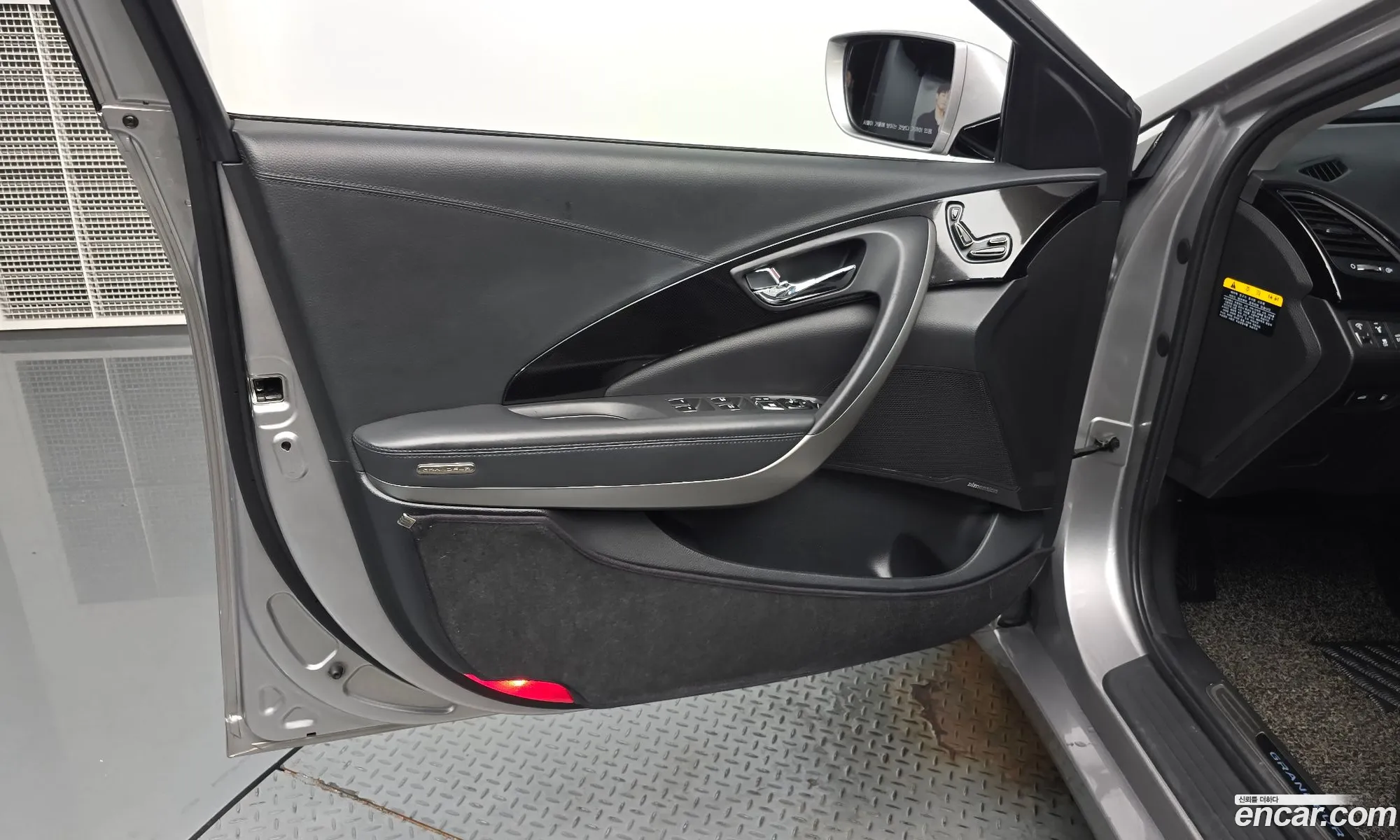 Hyundai Grandeur HG 2012 — 14