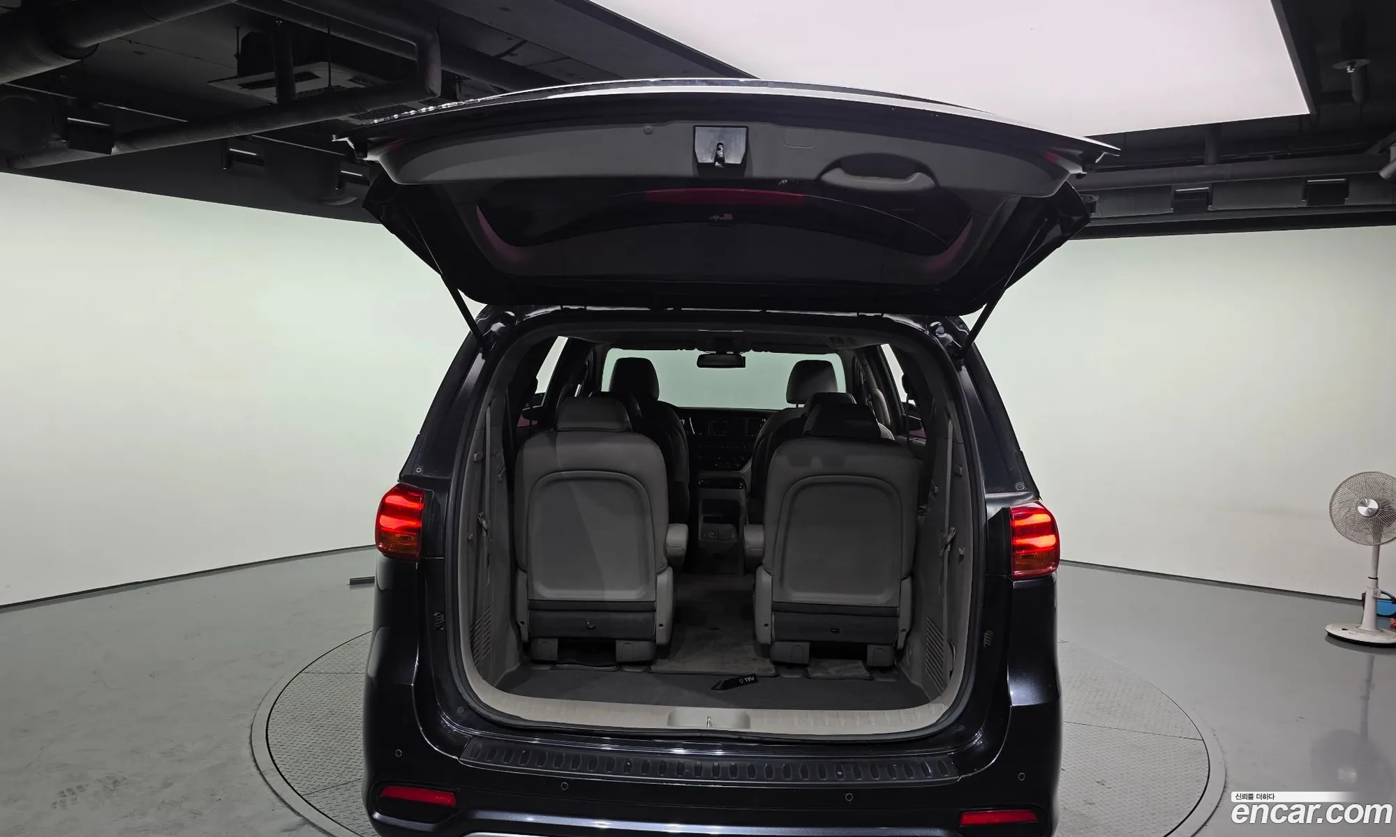 Kia Carnival 2018 — 8