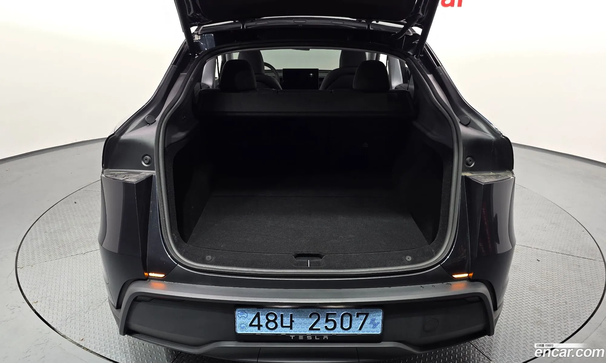 Tesla Model Y 2025 LRWYGCFJ1SC185643 — 33