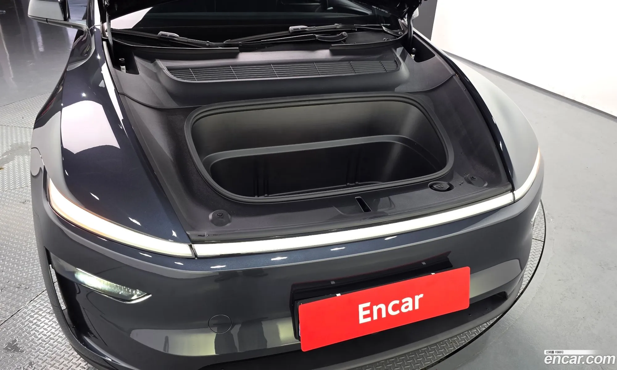 Tesla Model Y 2025 LRWYGCFJ1SC185643 — 24