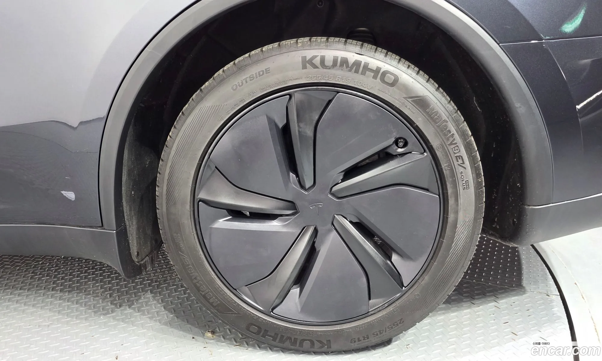 Tesla Model Y 2025 LRWYGCFJ1SC185643 — 19